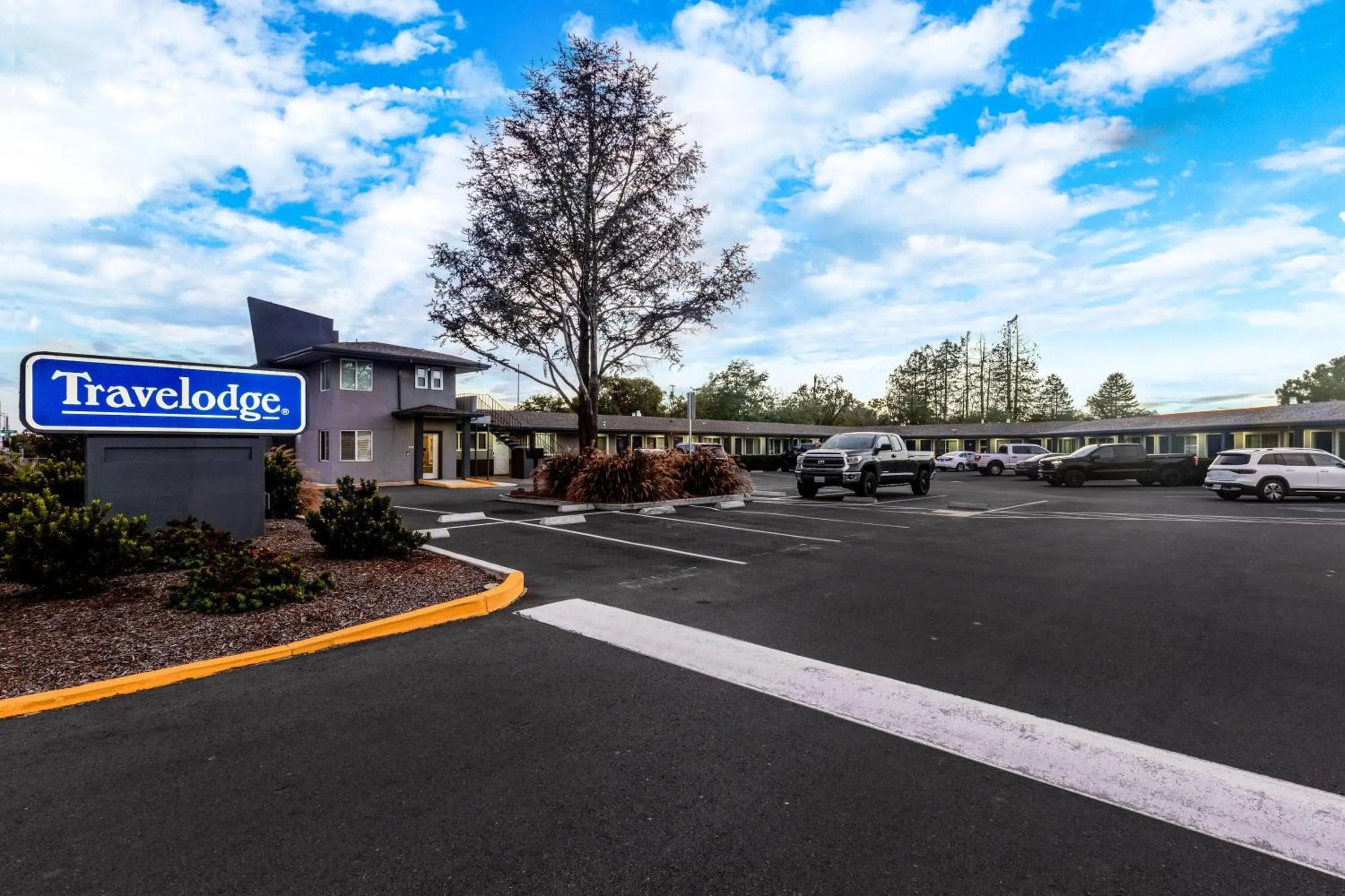 Property building in Travelodge by Wyndham Santa Rosa Wine Country