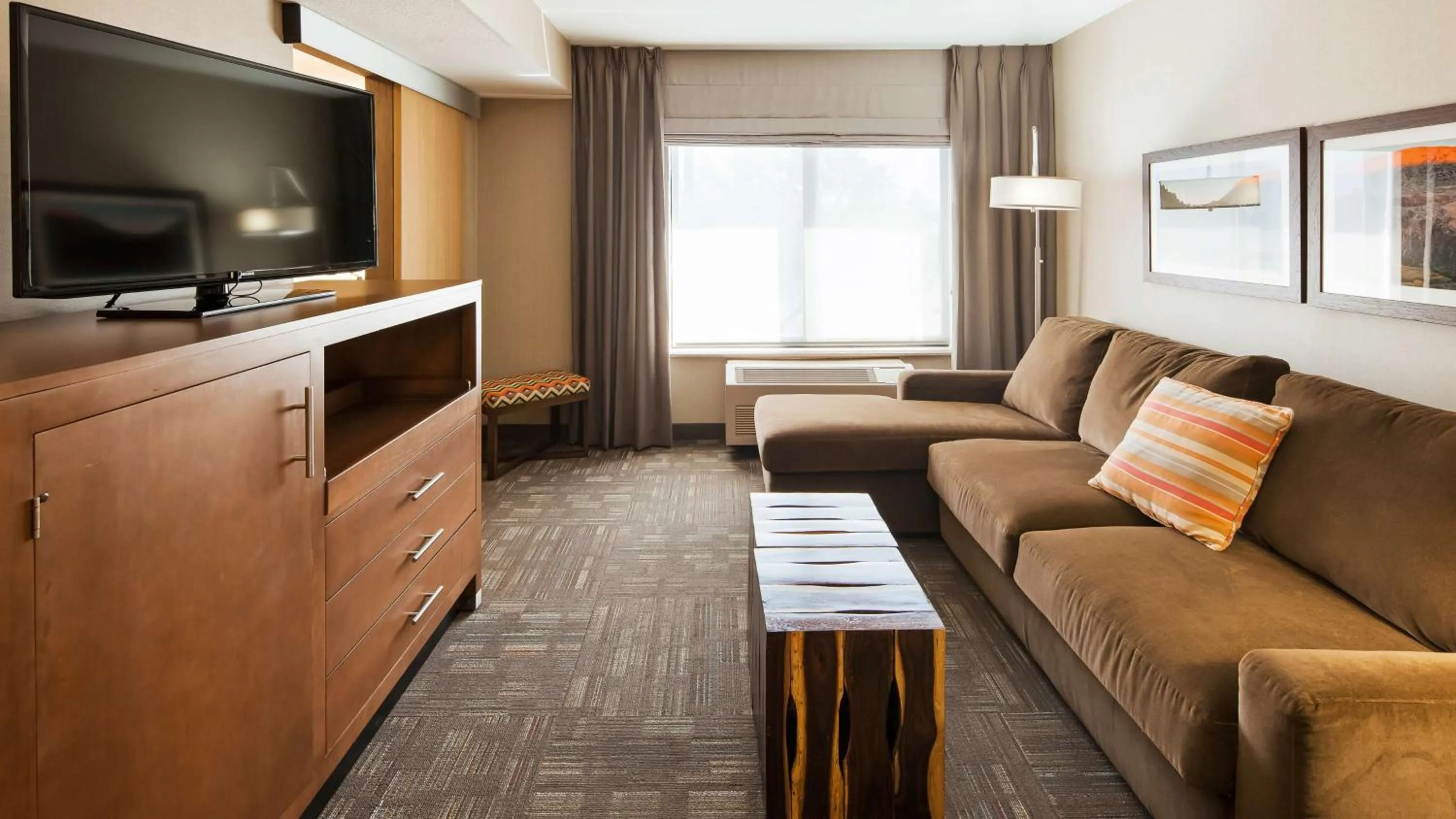 Photo of the whole room in Best Western Plus CottonTree Inn