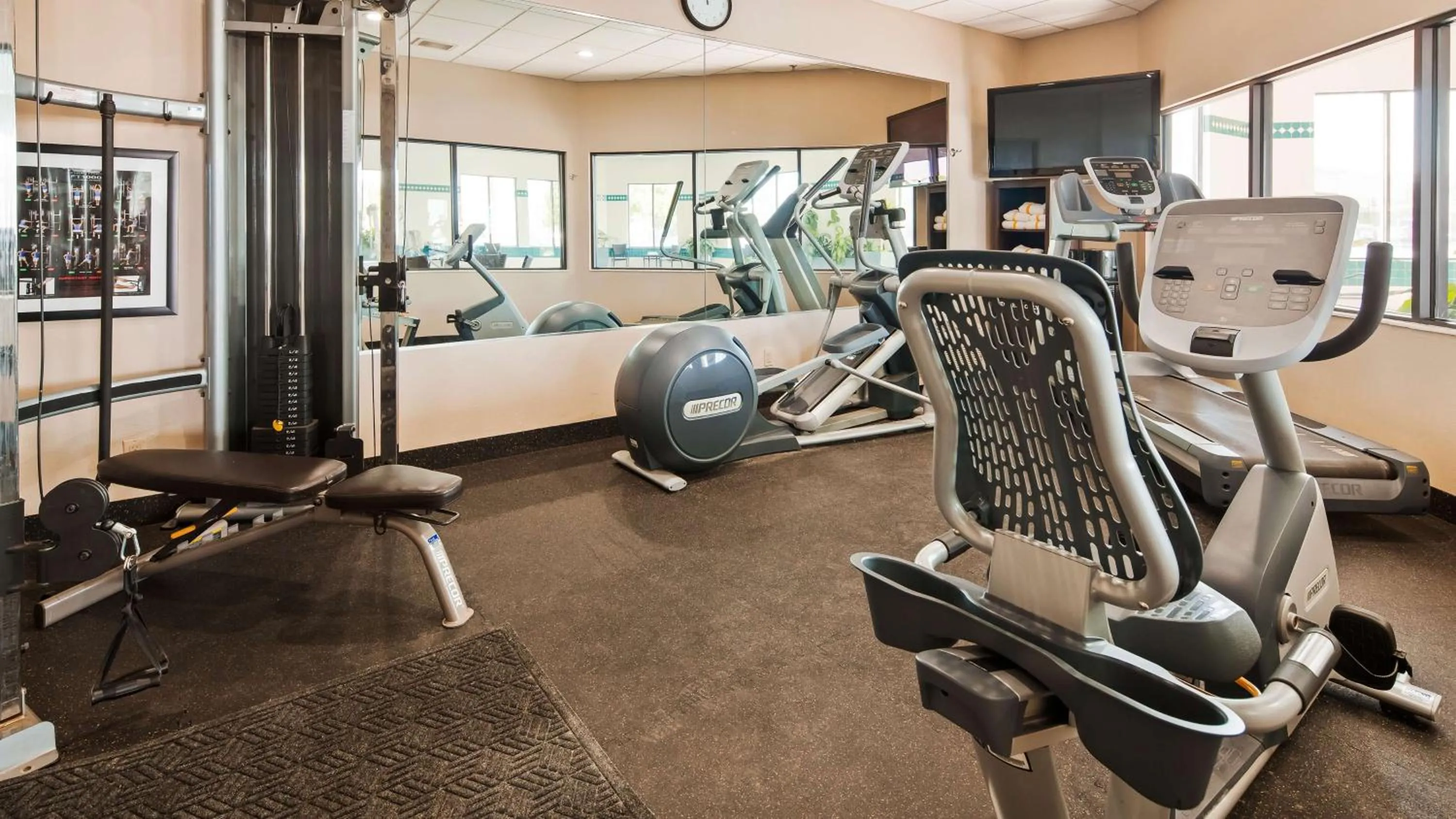 Fitness centre/facilities in Best Western Plus CottonTree Inn