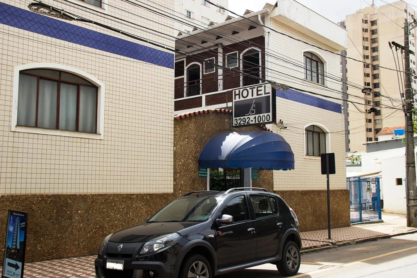 Property building in Hotel Js