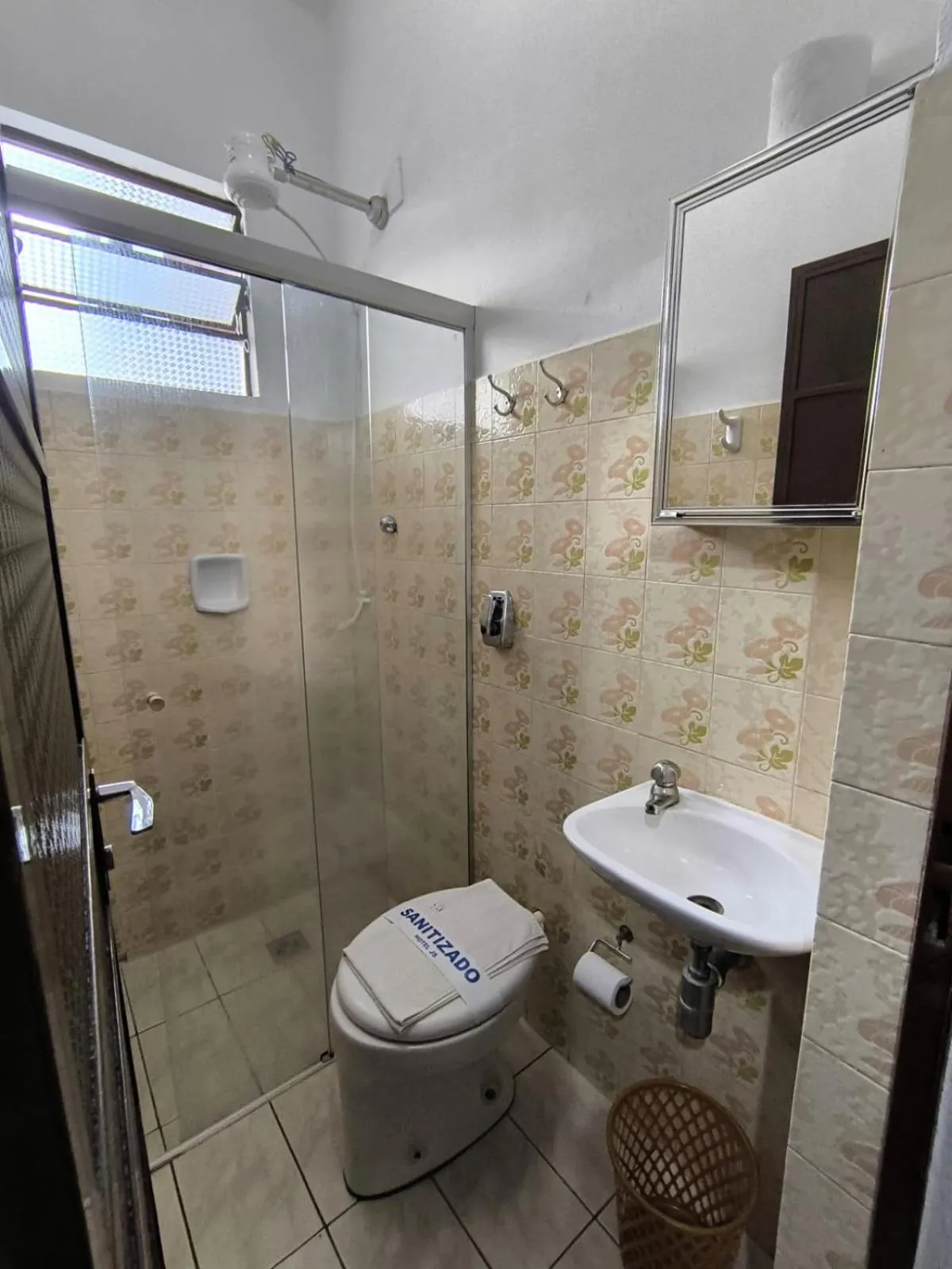 Bathroom in Hotel Js