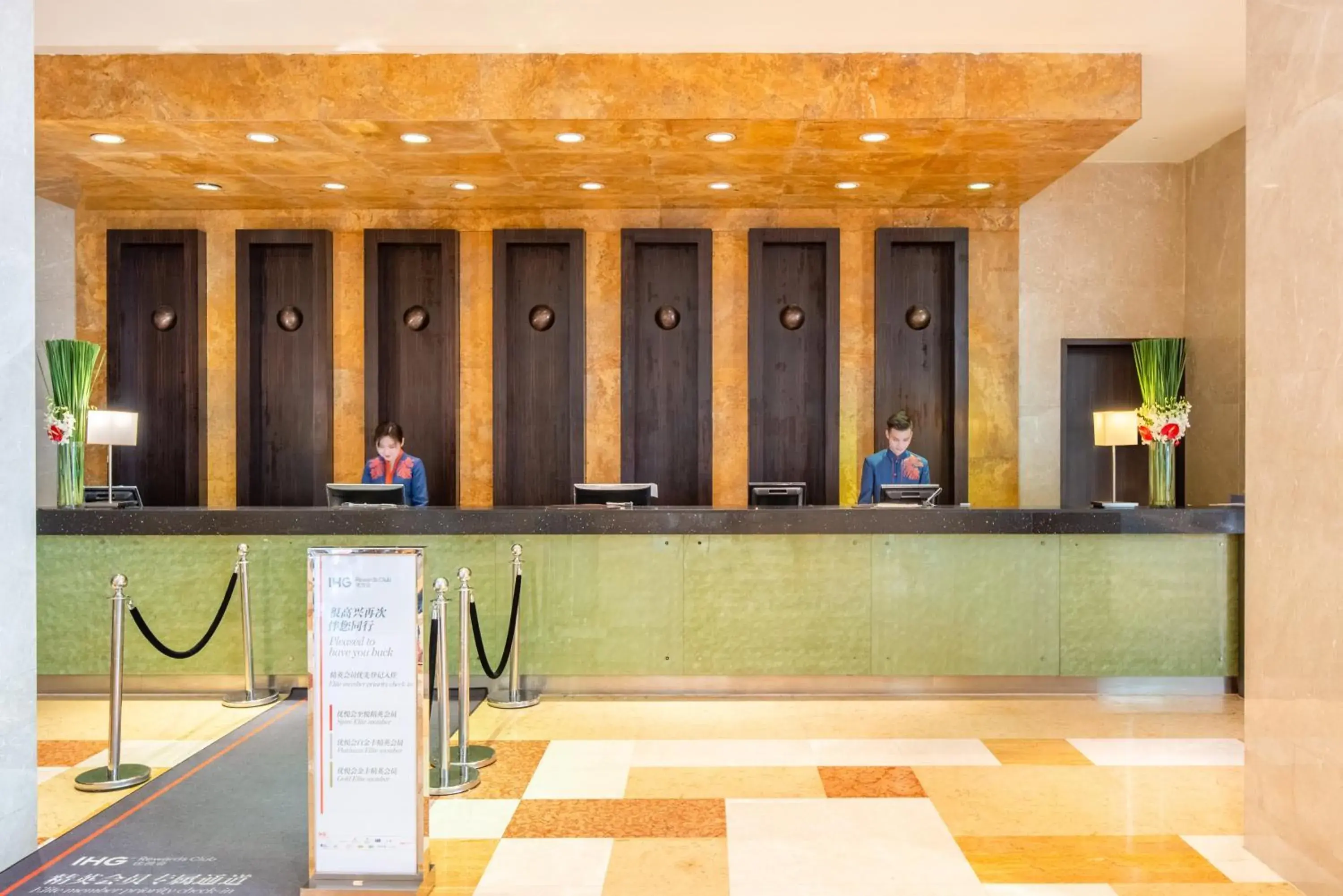 Property building in Holiday Inn Xiaoshan by IHG Property building in Holiday Inn Xiaoshan by IHG