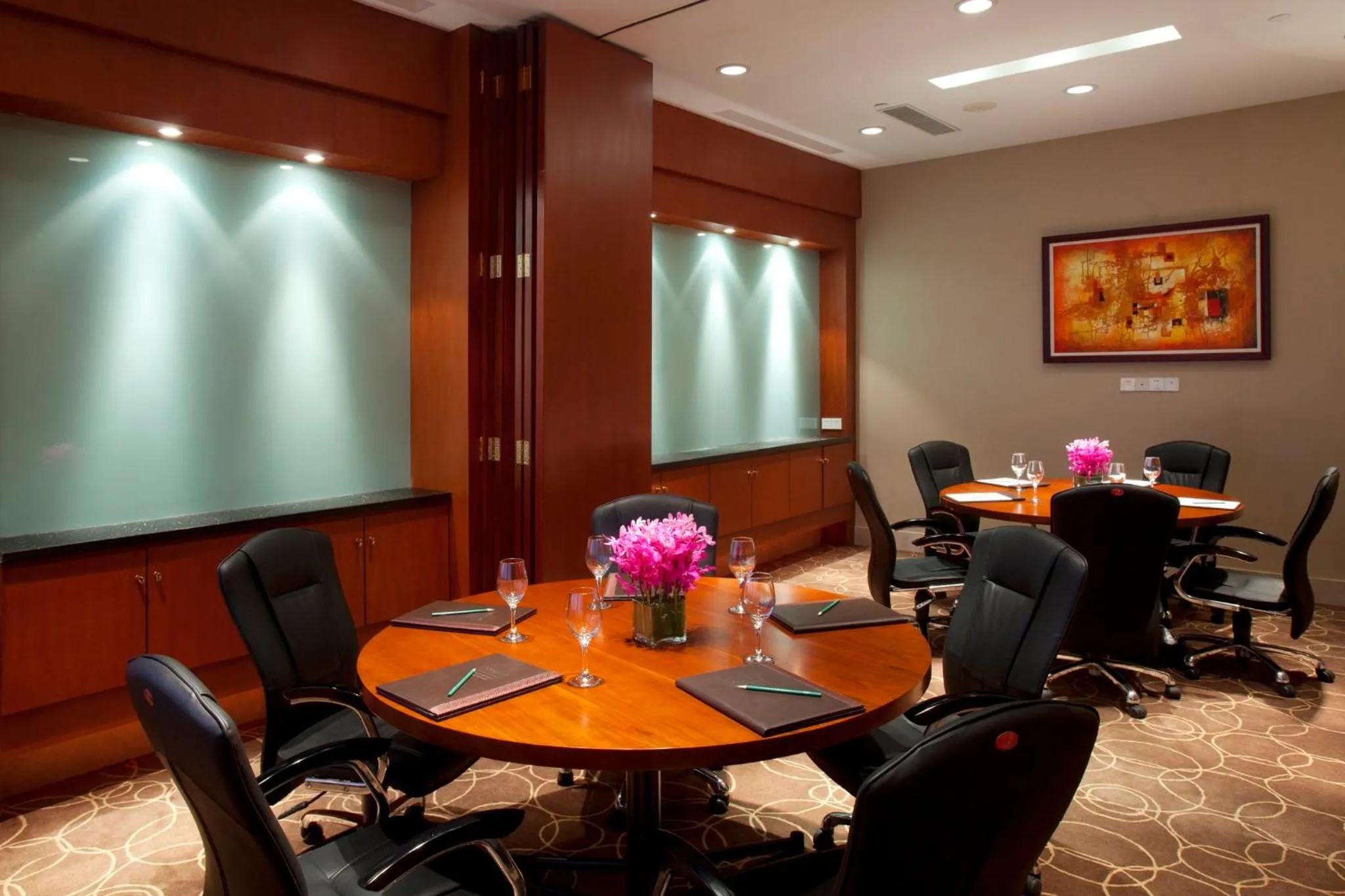 Meeting/conference room in Holiday Inn Xiaoshan by IHG