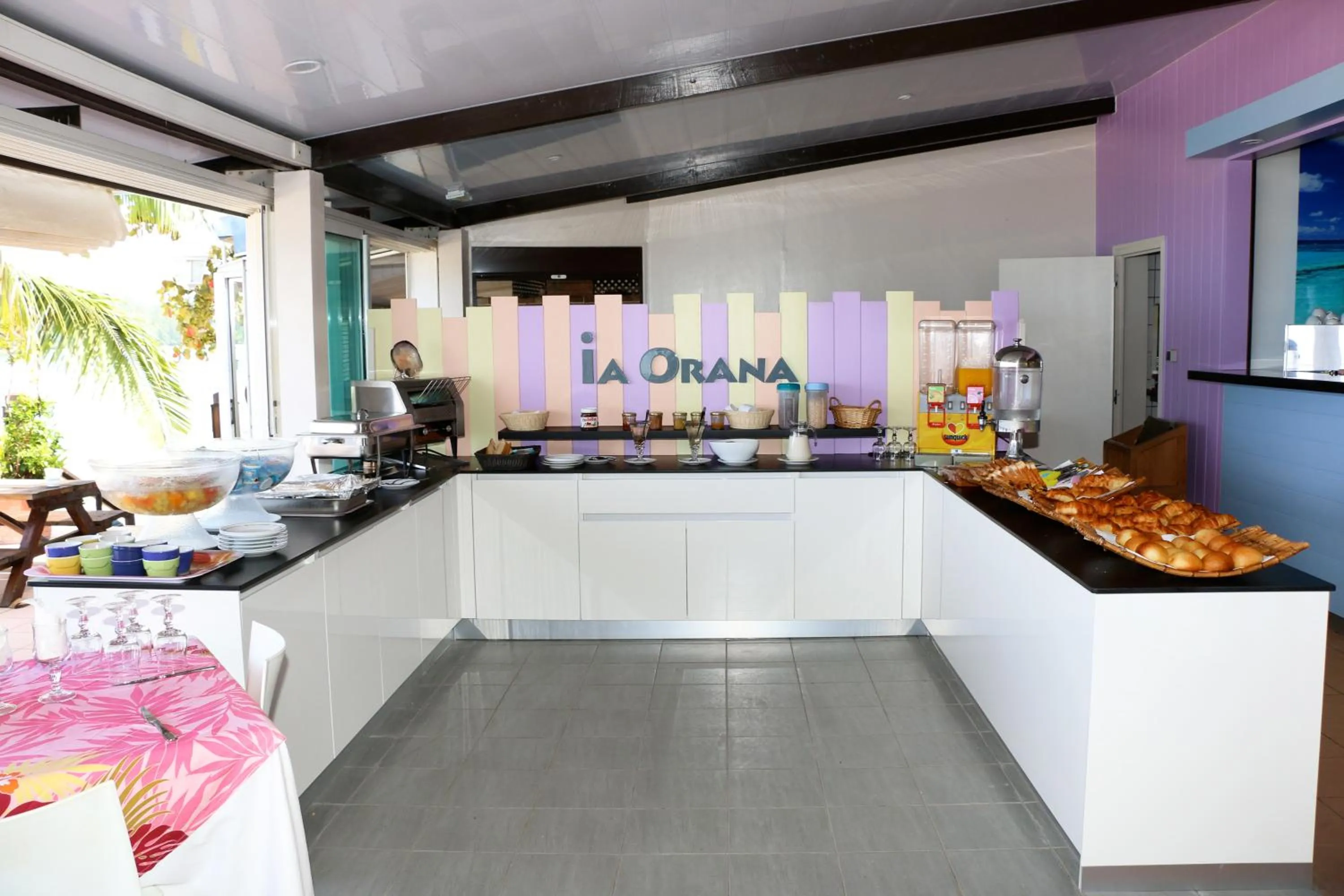 Restaurant/places to eat in Hotel Hibiscus