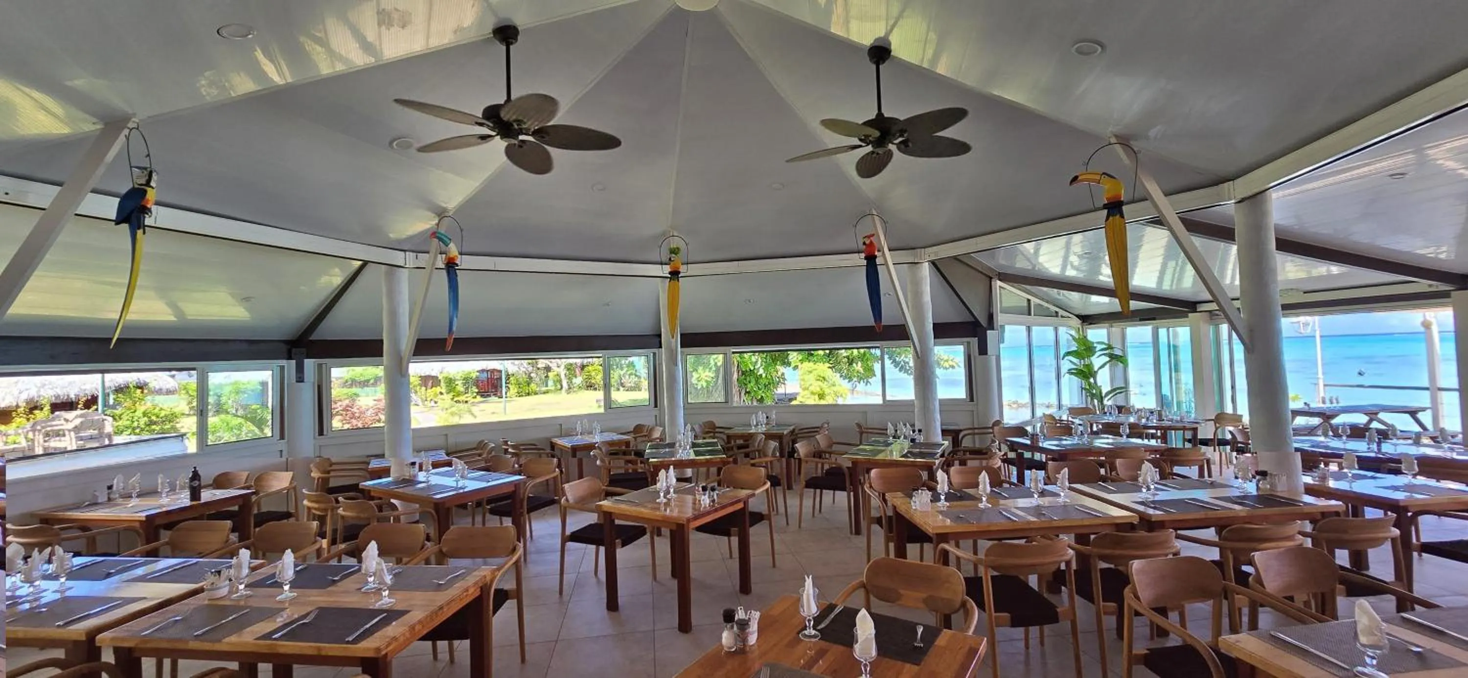 Restaurant/places to eat in Hotel Hibiscus