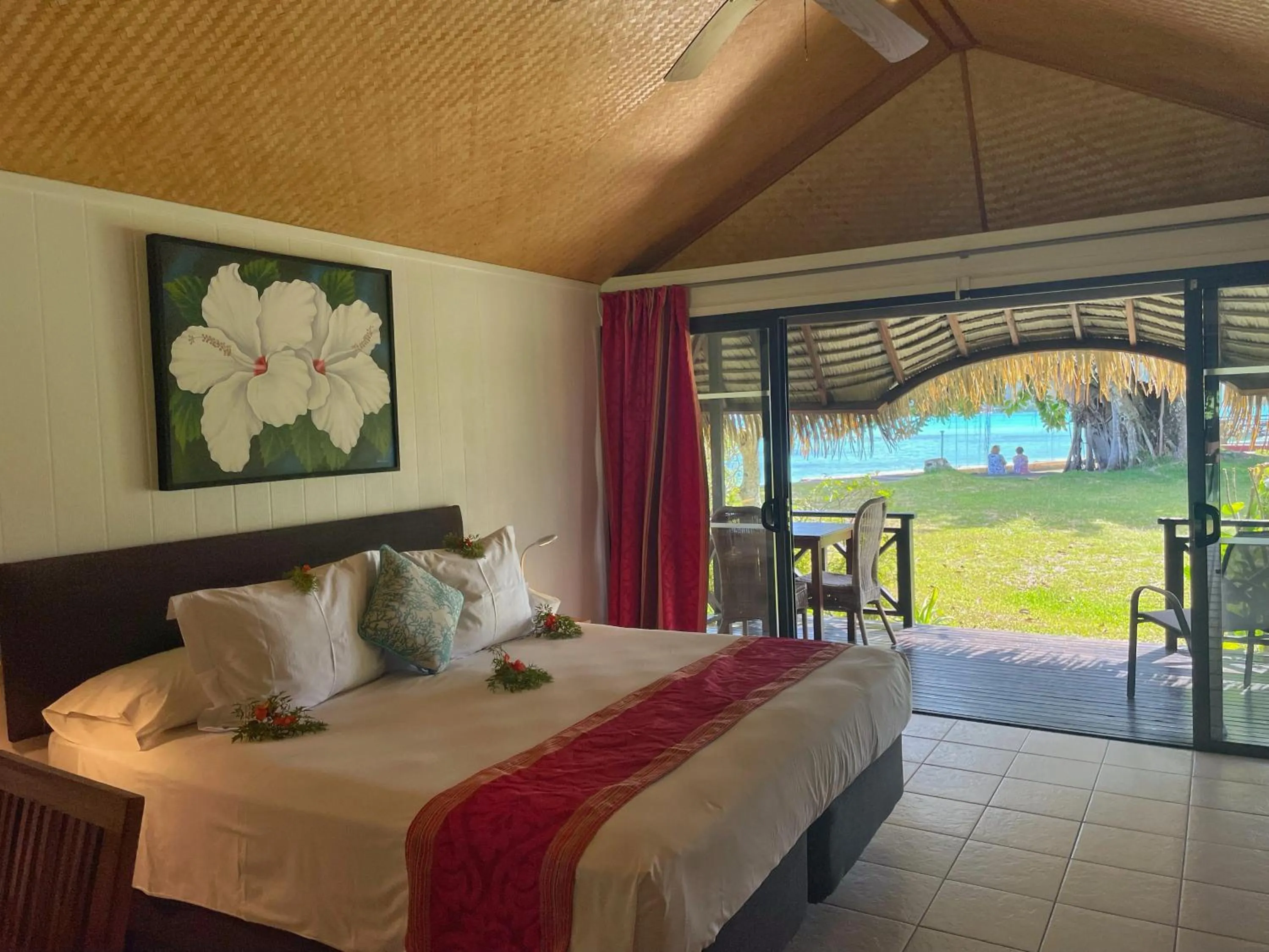 View (from property/room), Bed in Hotel Hibiscus