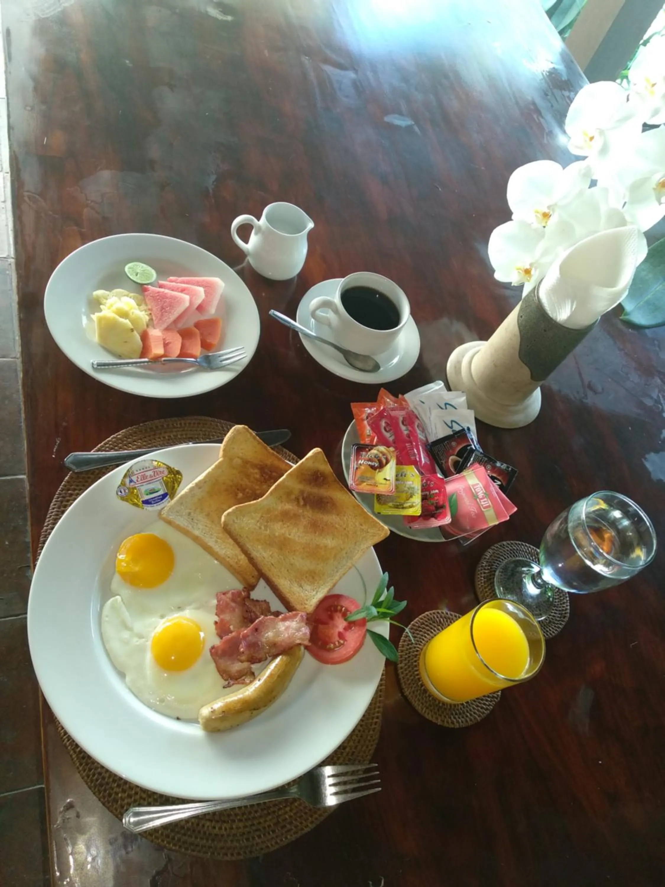 Breakfast in Dewani Villa Resort