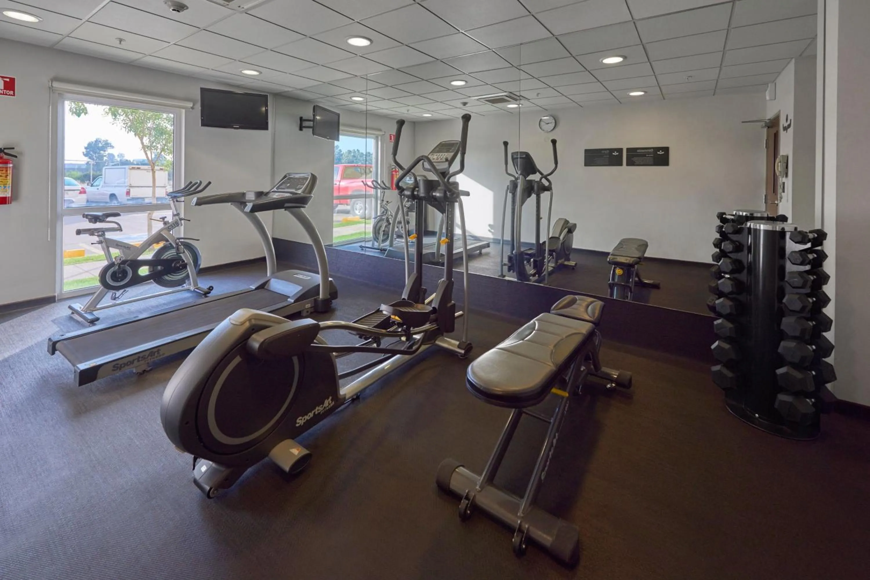 Fitness centre/facilities in City Express by Marriott Tepic