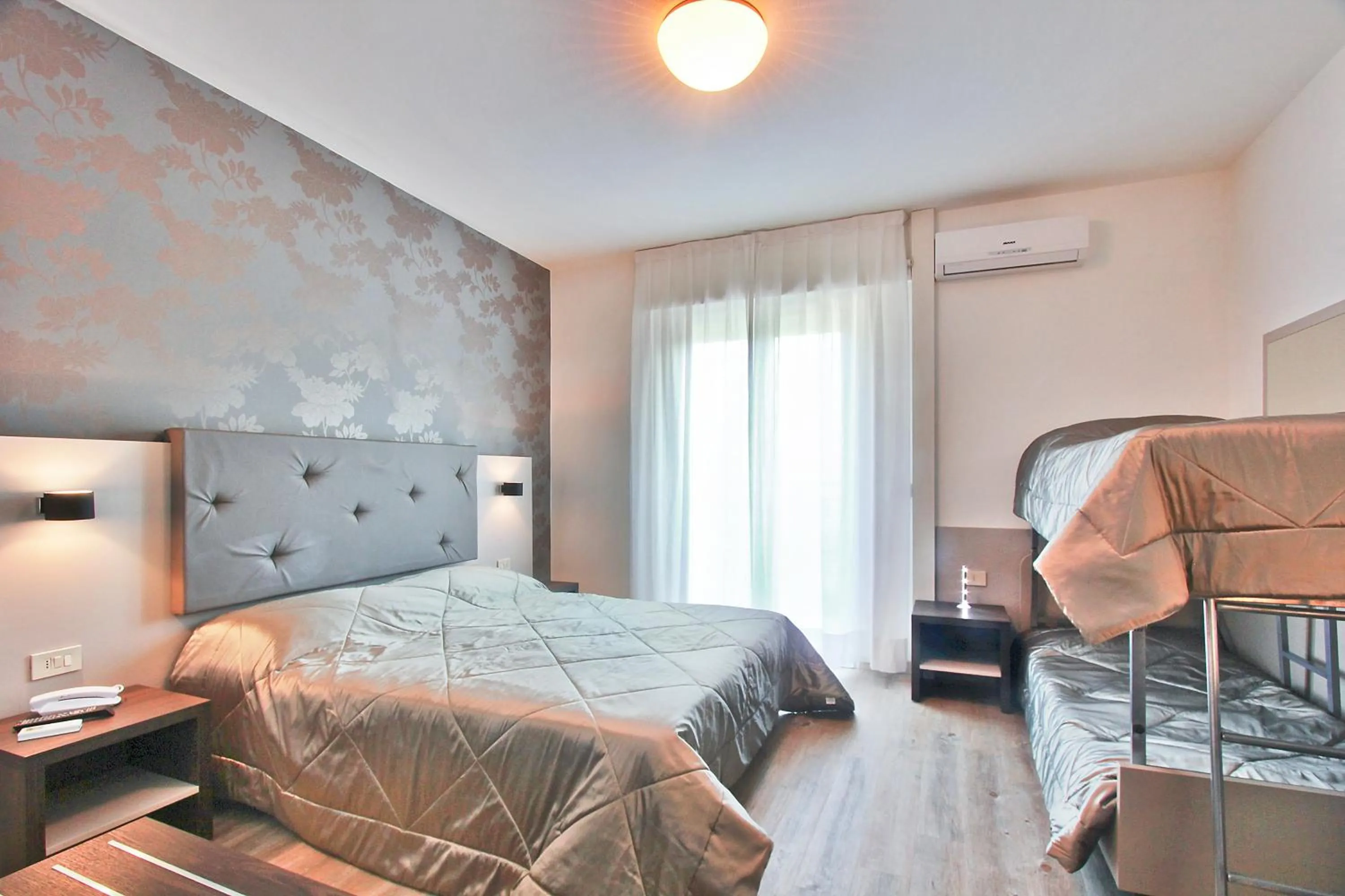 bunk bed, Bed in Hotel Gambrinus