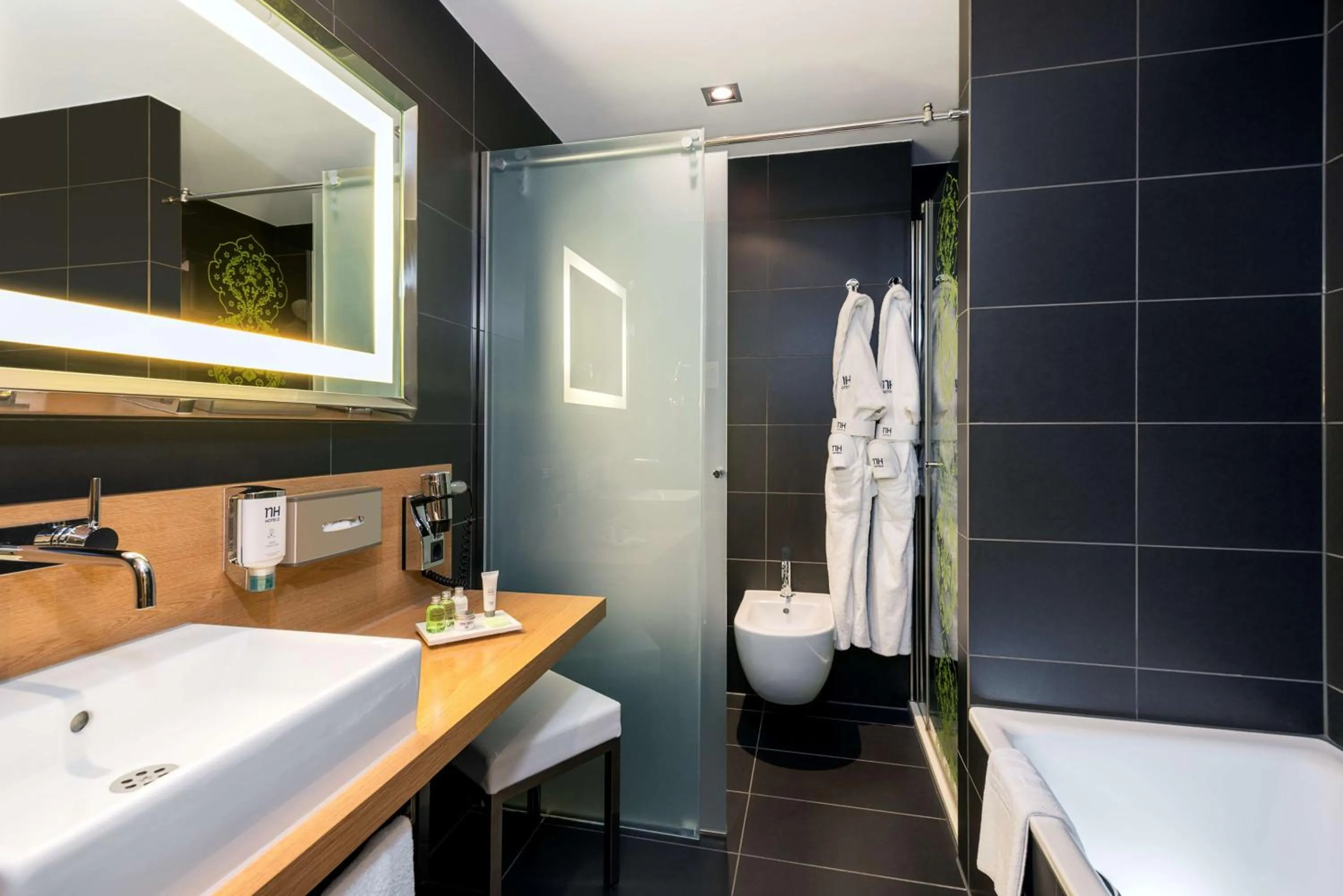 Bathroom in NH Frankfurt Messe