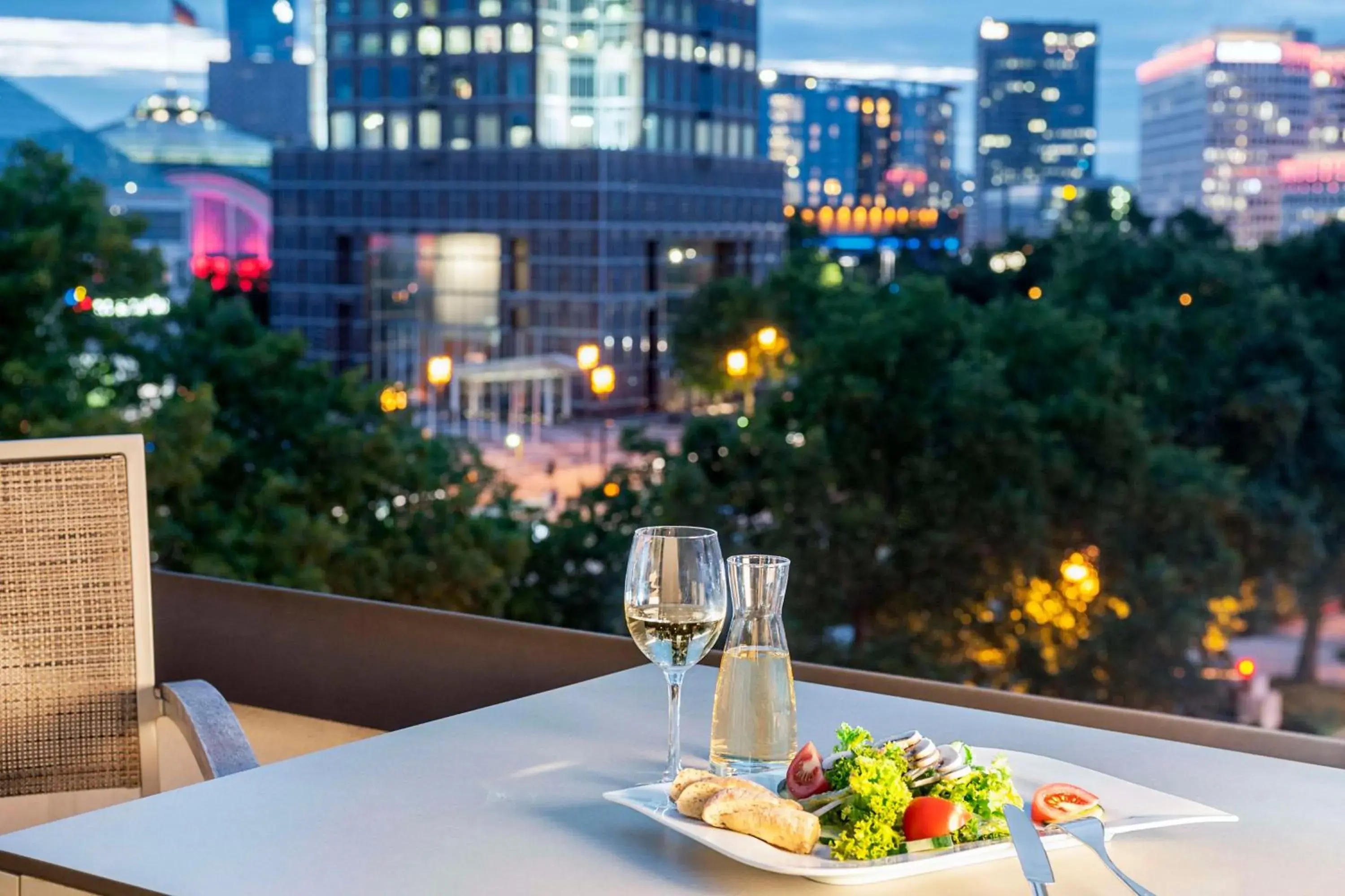 Food and drinks in NH Frankfurt Messe Food and drinks in NH Frankfurt Messe