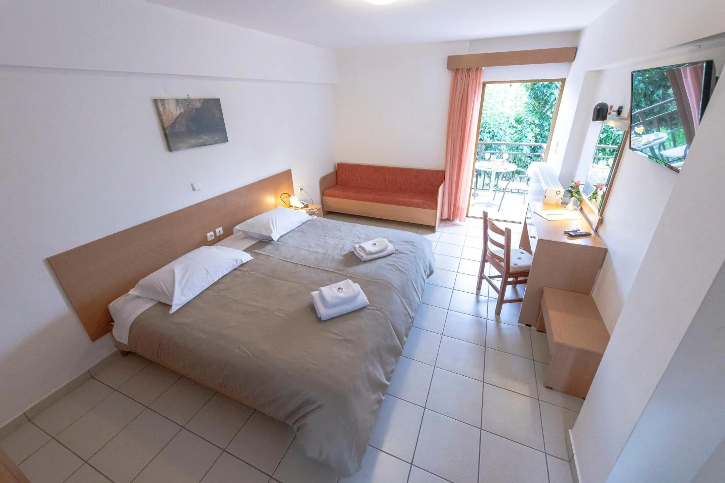 Photo of the whole room, Bed in Thermios Apollon