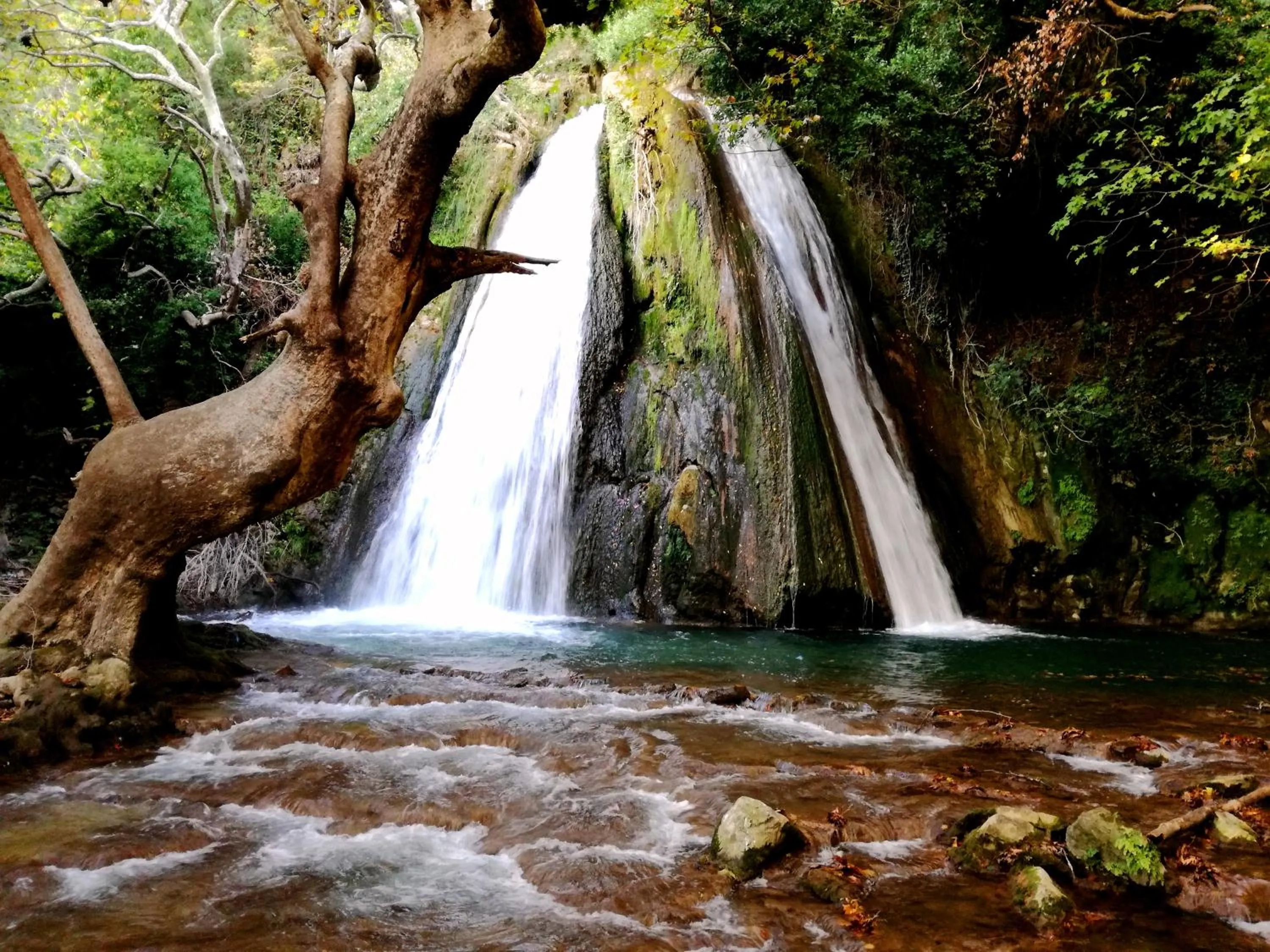Hiking in Thermios Apollon