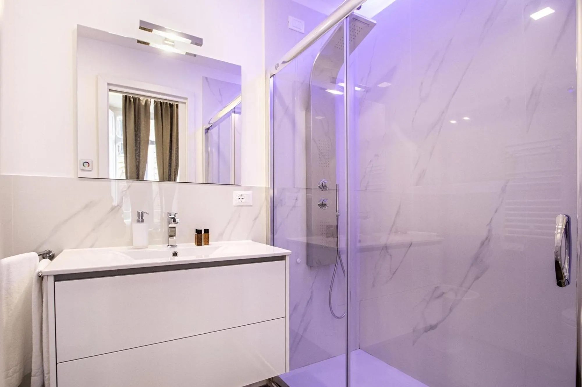 Bathroom in Quiriti Vatican Relais