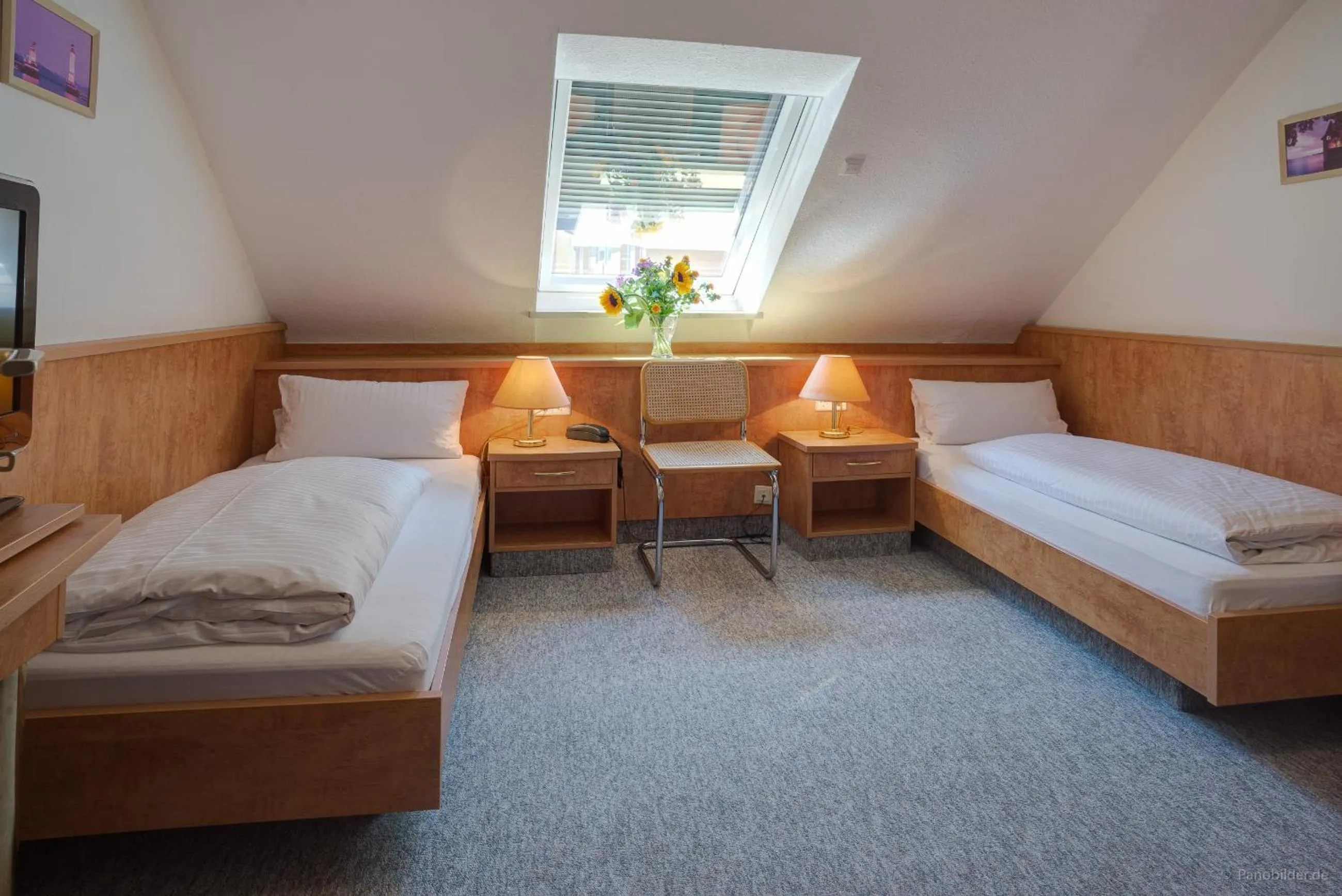 Photo of the whole room, Bed in Hotel Möve garni