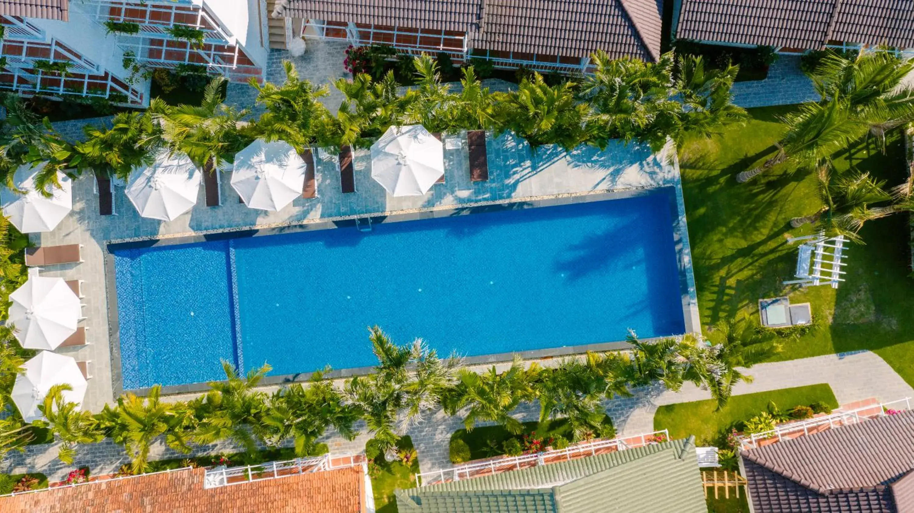 Property building in Philip Bungalow Property building in Philip Bungalow