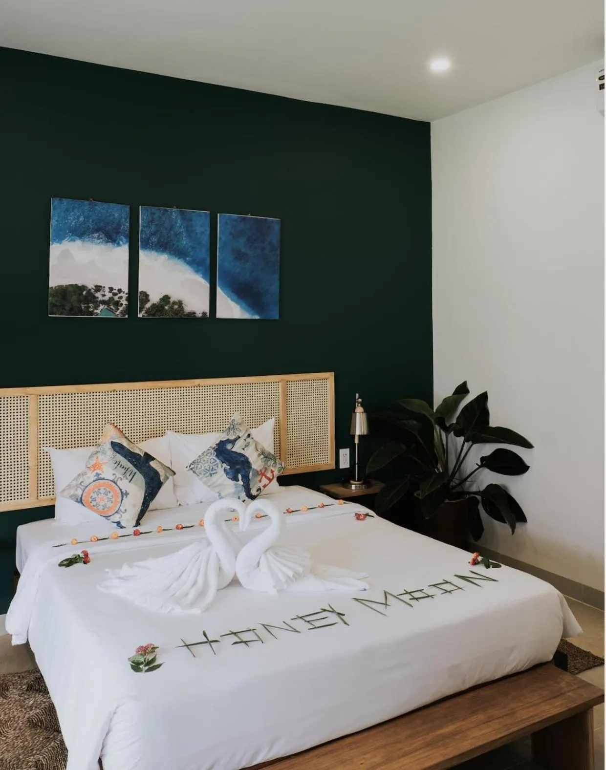 Bedroom, Bed in Philip Bungalow