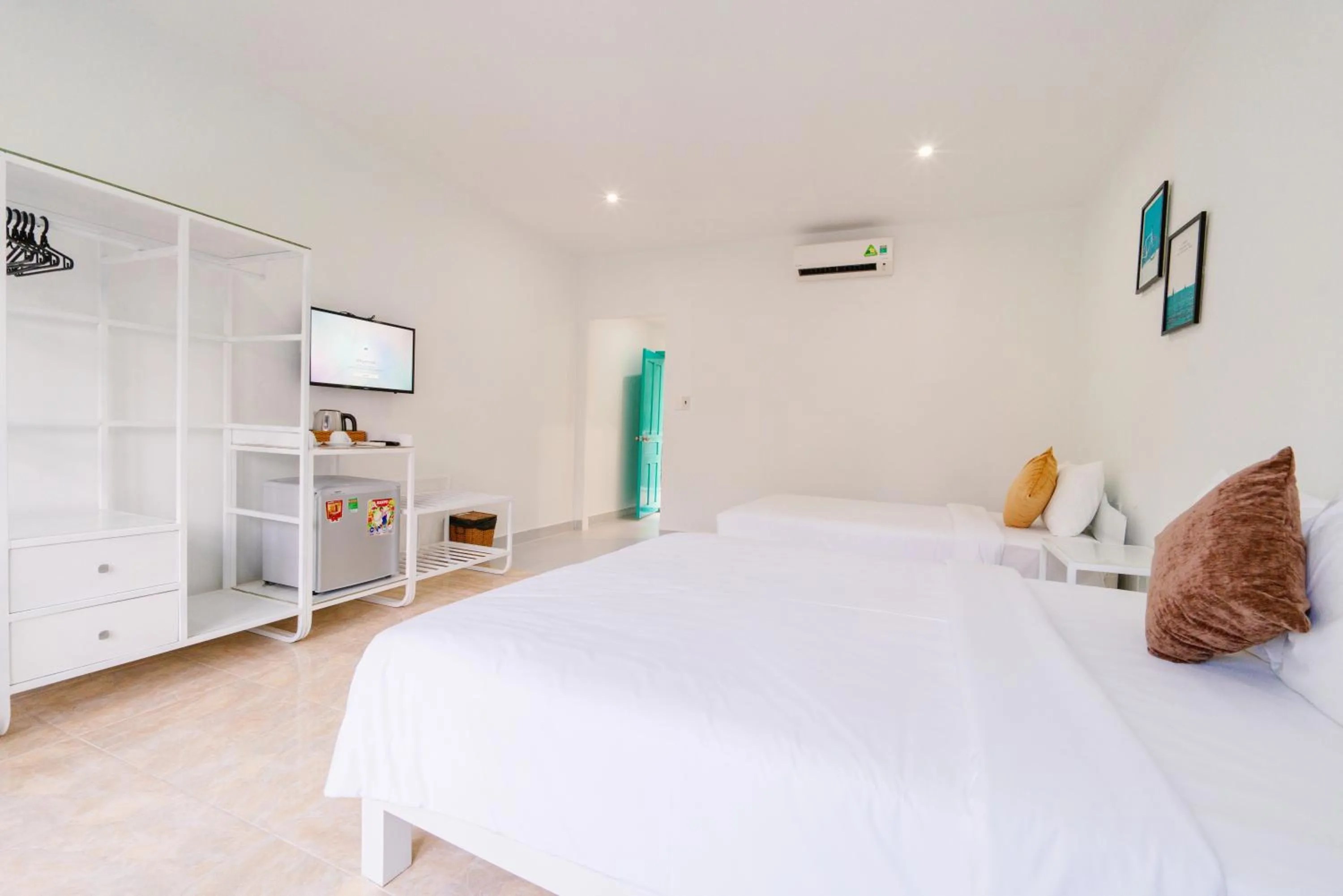 Bedroom, Bed in Philip Bungalow