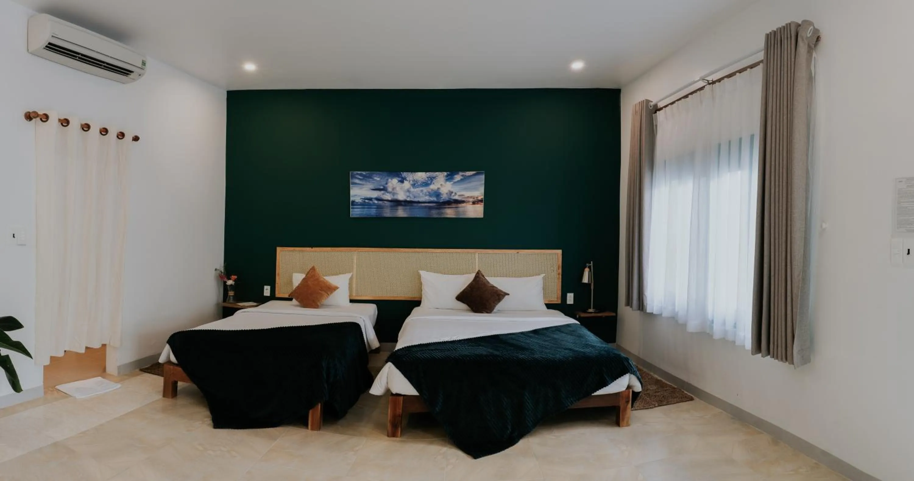 Photo of the whole room, Bed in Philip Bungalow