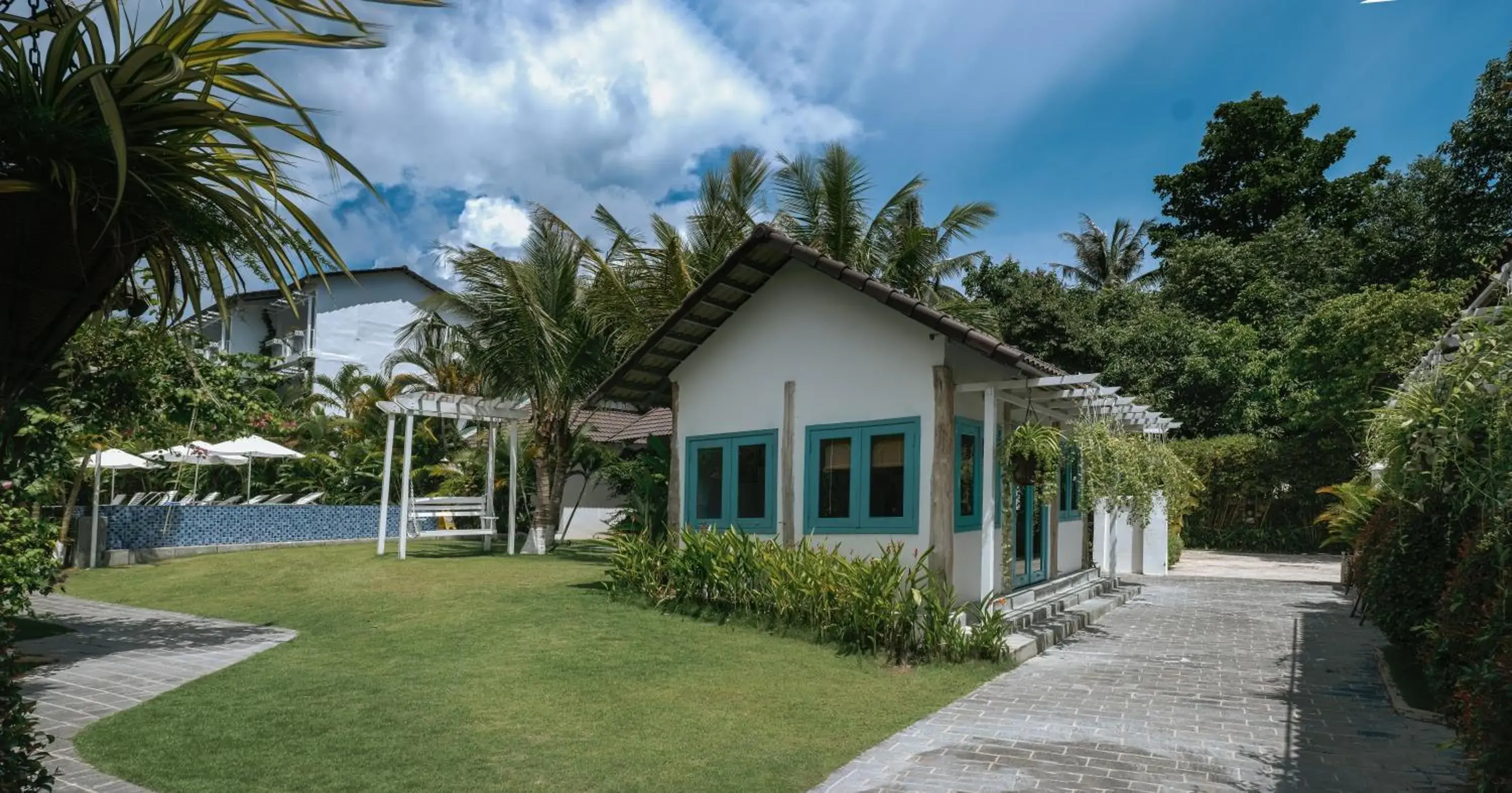 Property building in Philip Bungalow Property building in Philip Bungalow