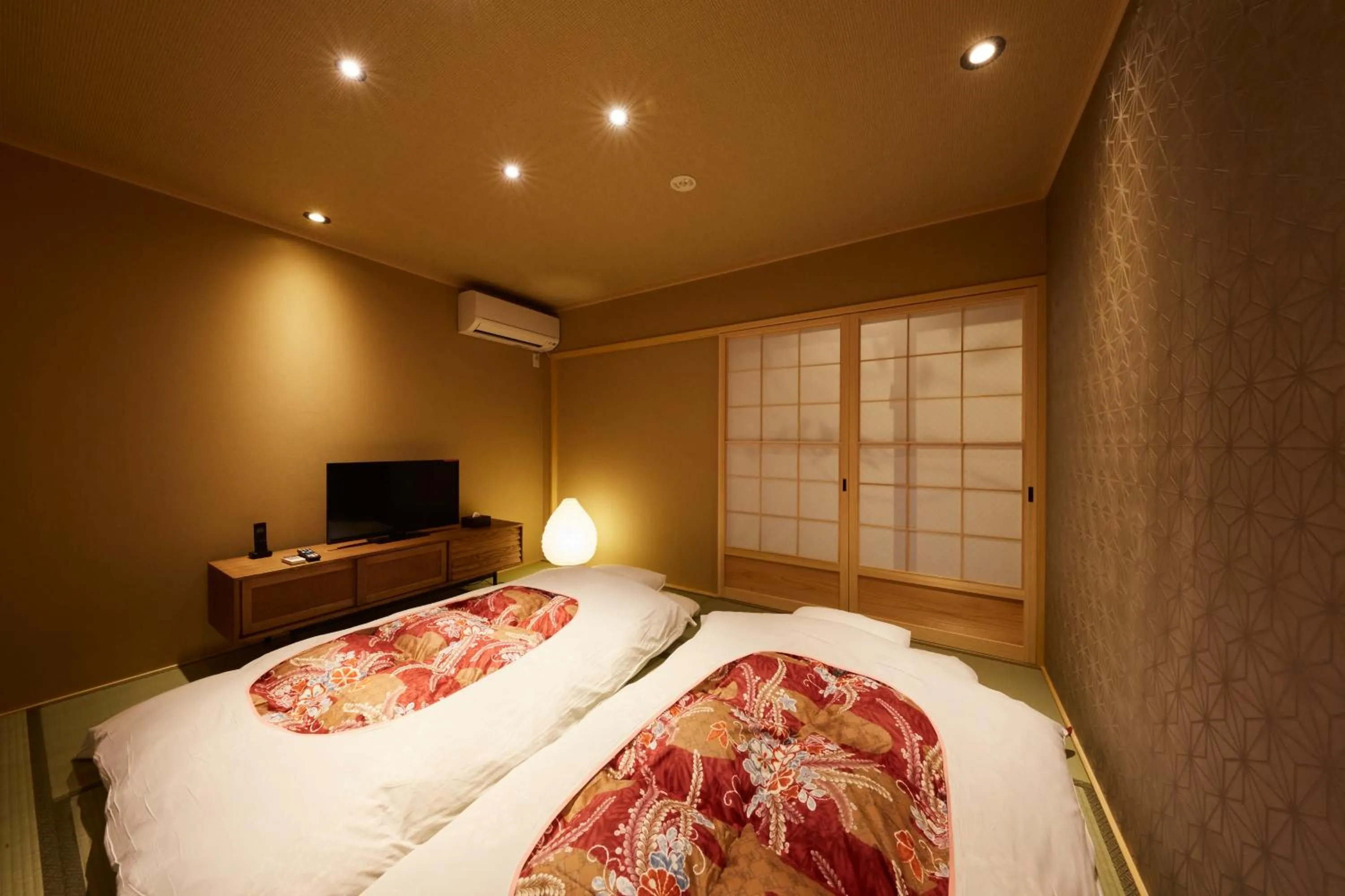 Bedroom, Bed in Rinn Miyagawacho Tsubaki