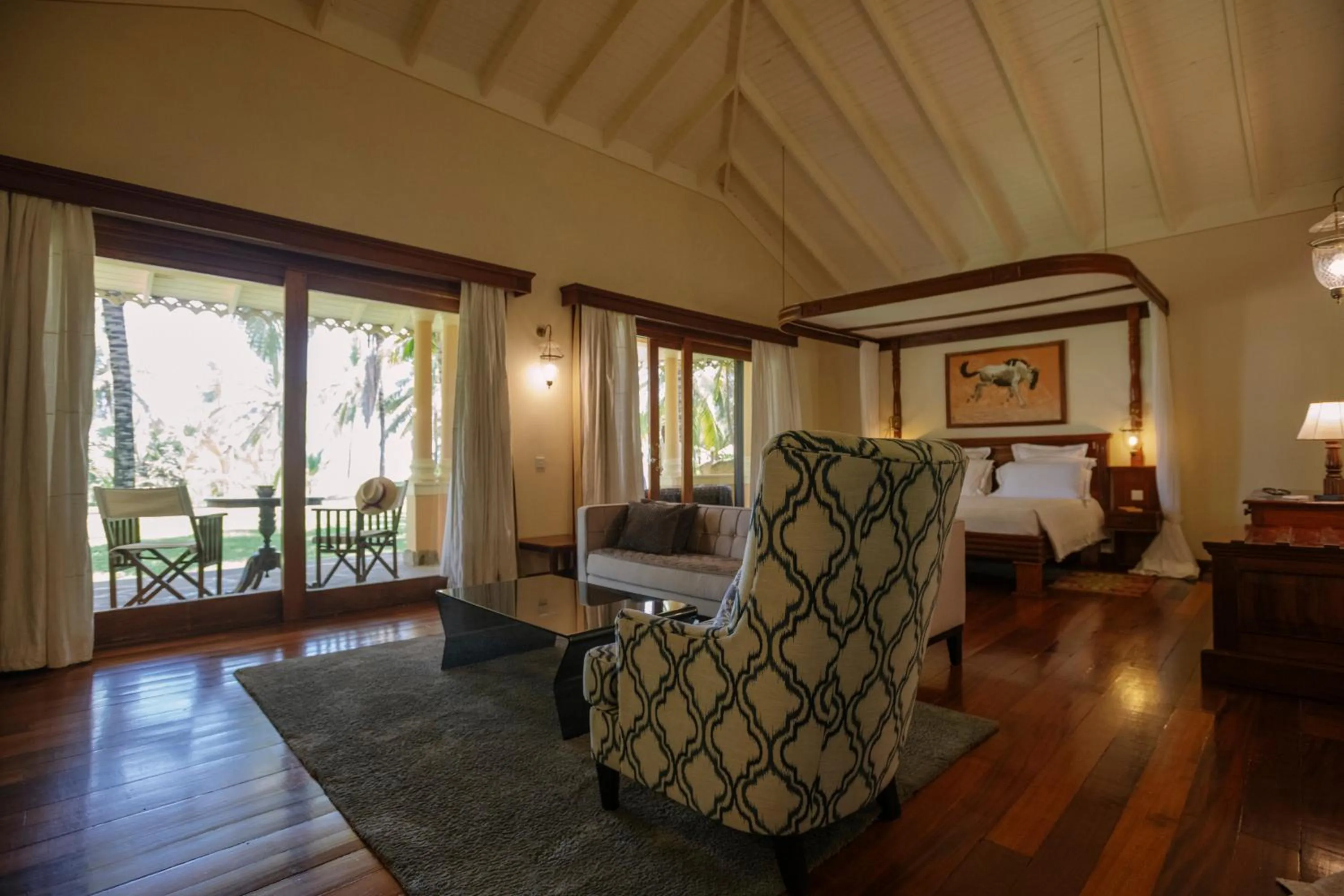 Living room, Bed in Ocean Beach Resort & SPA