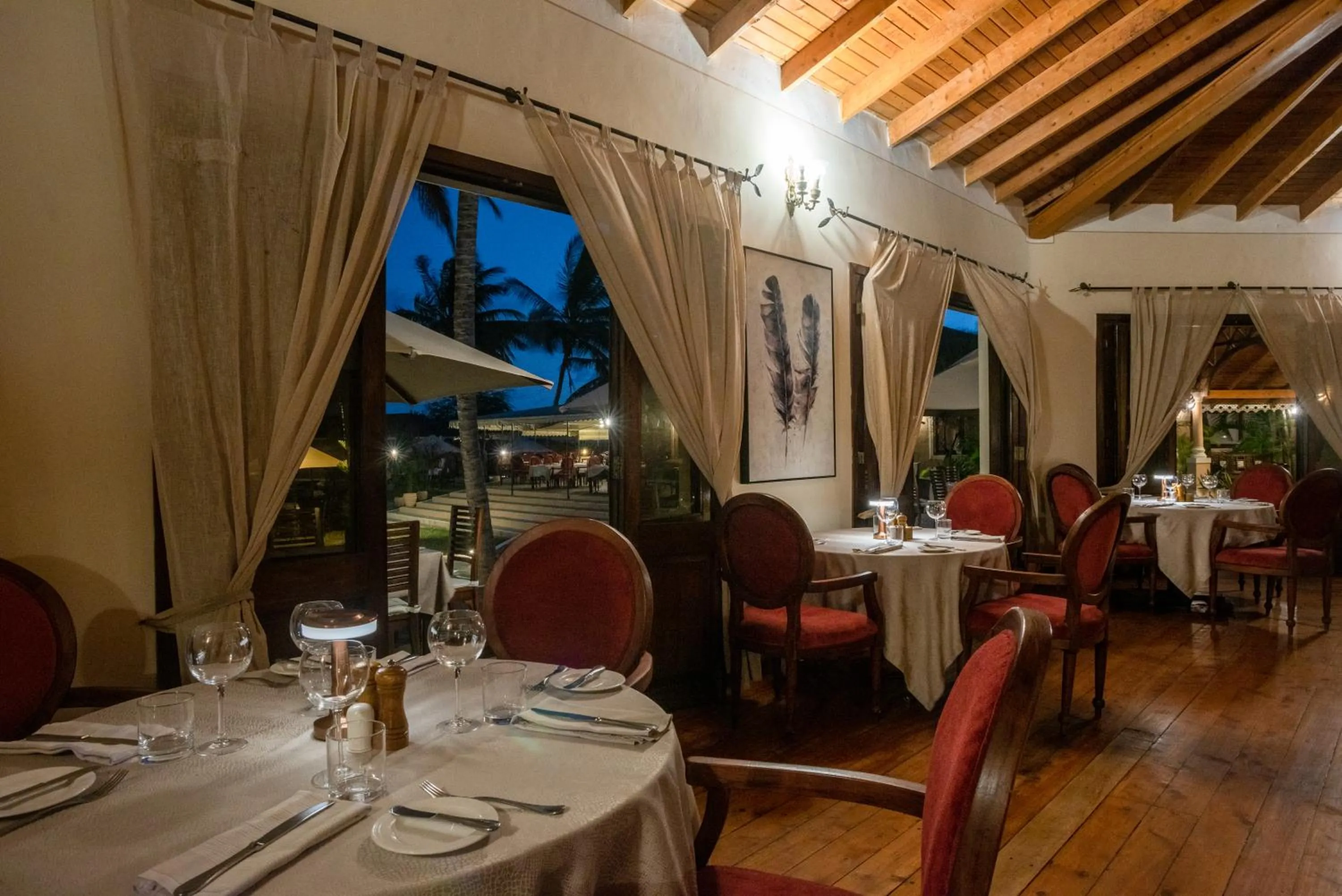 Restaurant/places to eat in Ocean Beach Resort & SPA