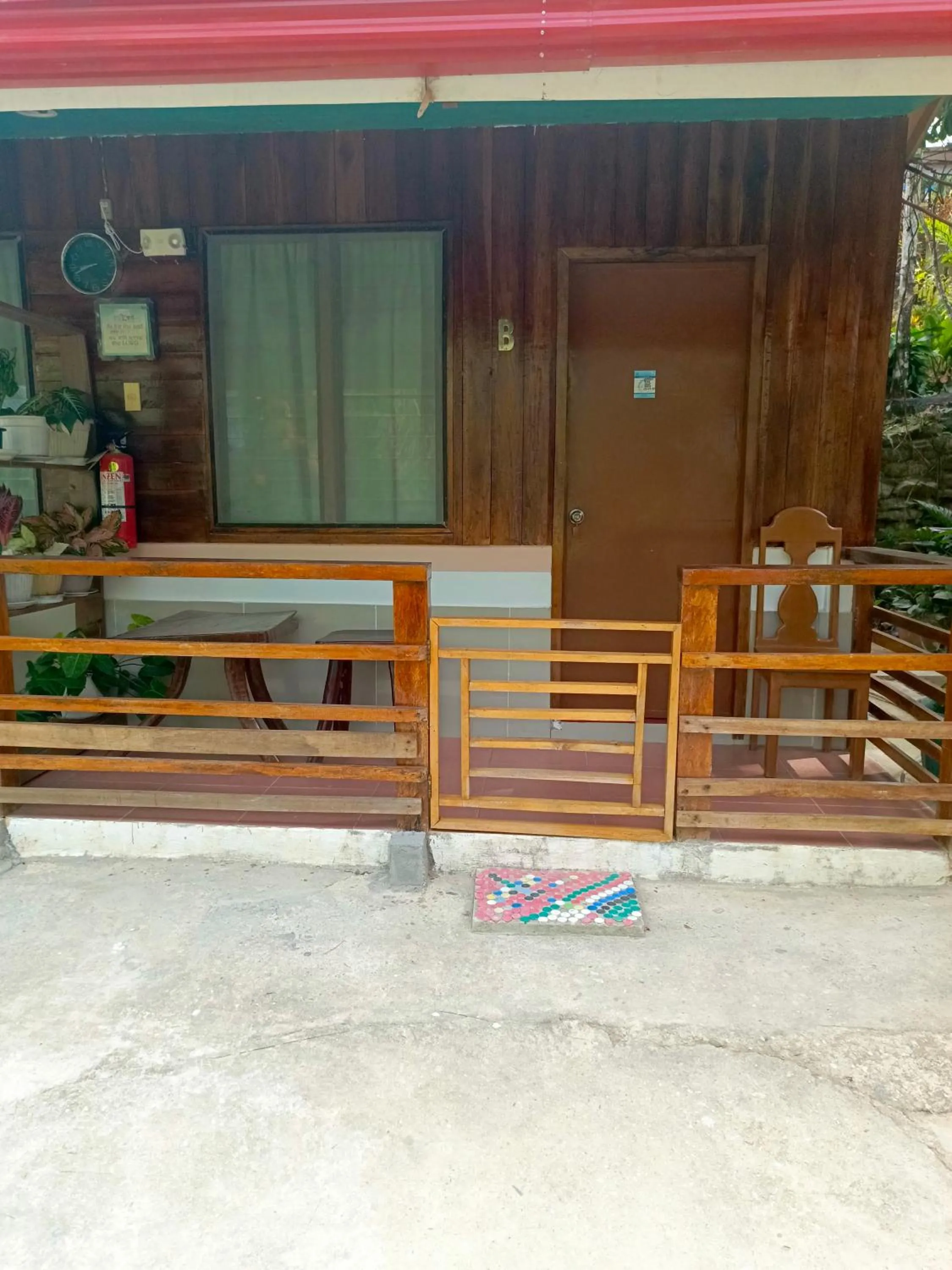 MiL's Hillside Tourist Inn