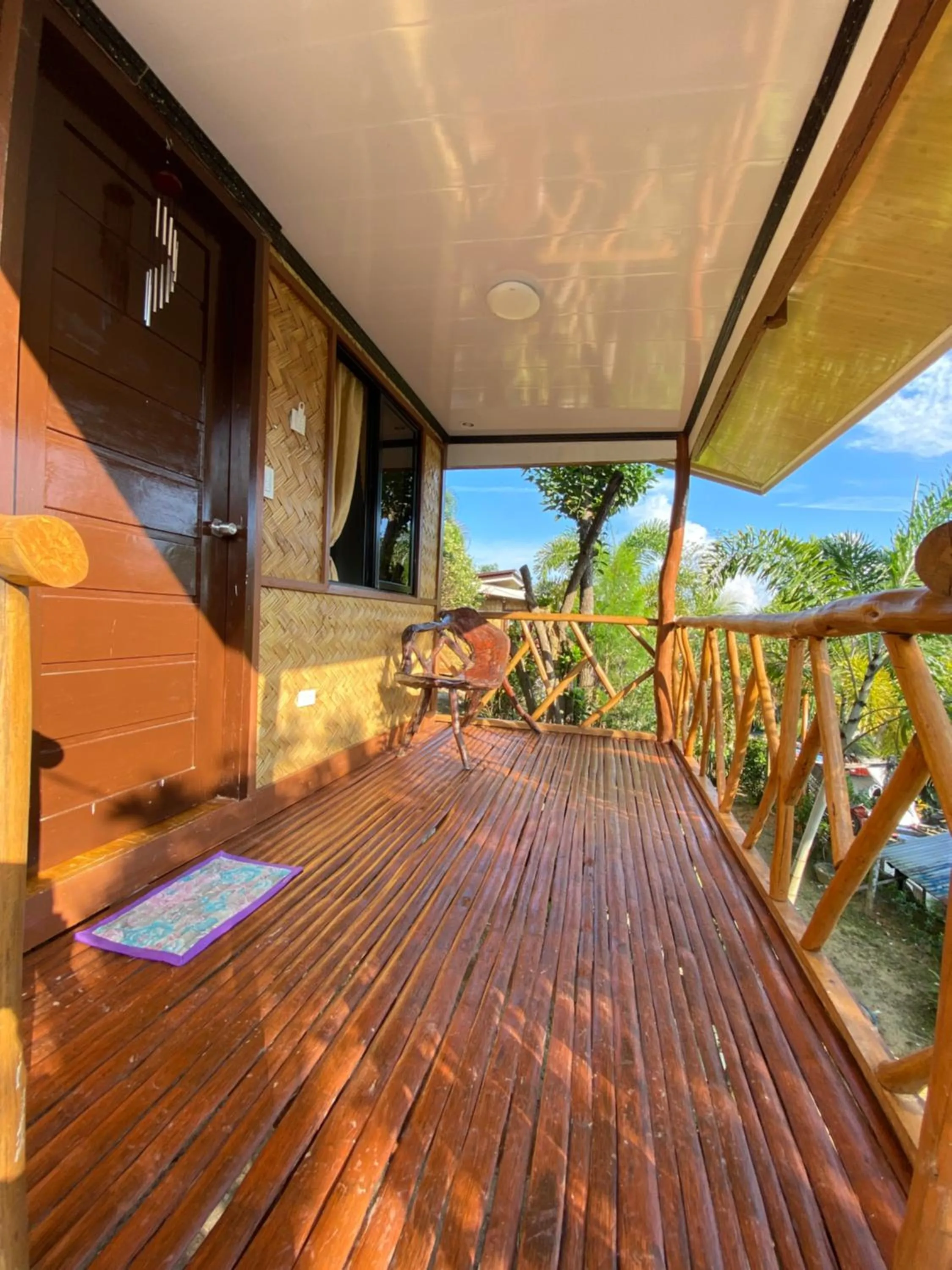 MiL's Hillside Tourist Inn