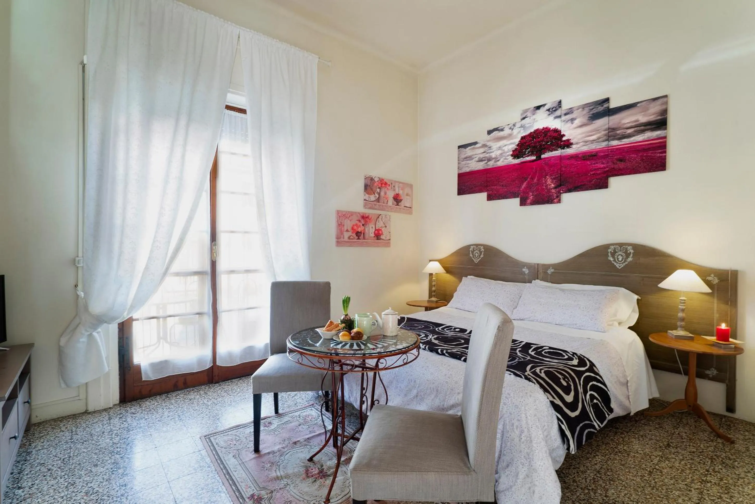 Bed in 1900 Artevita B&B