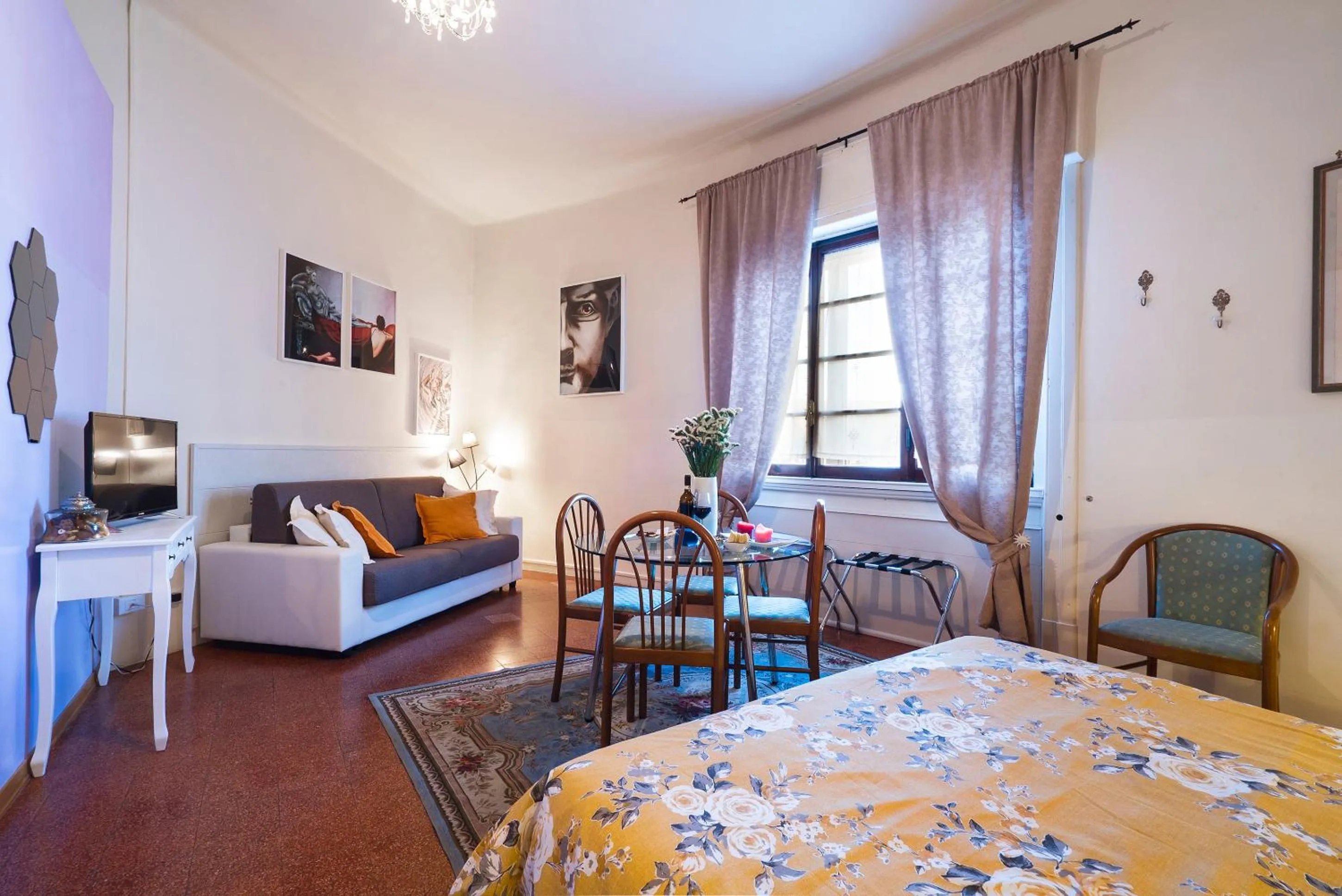 Bed in 1900 Artevita B&B