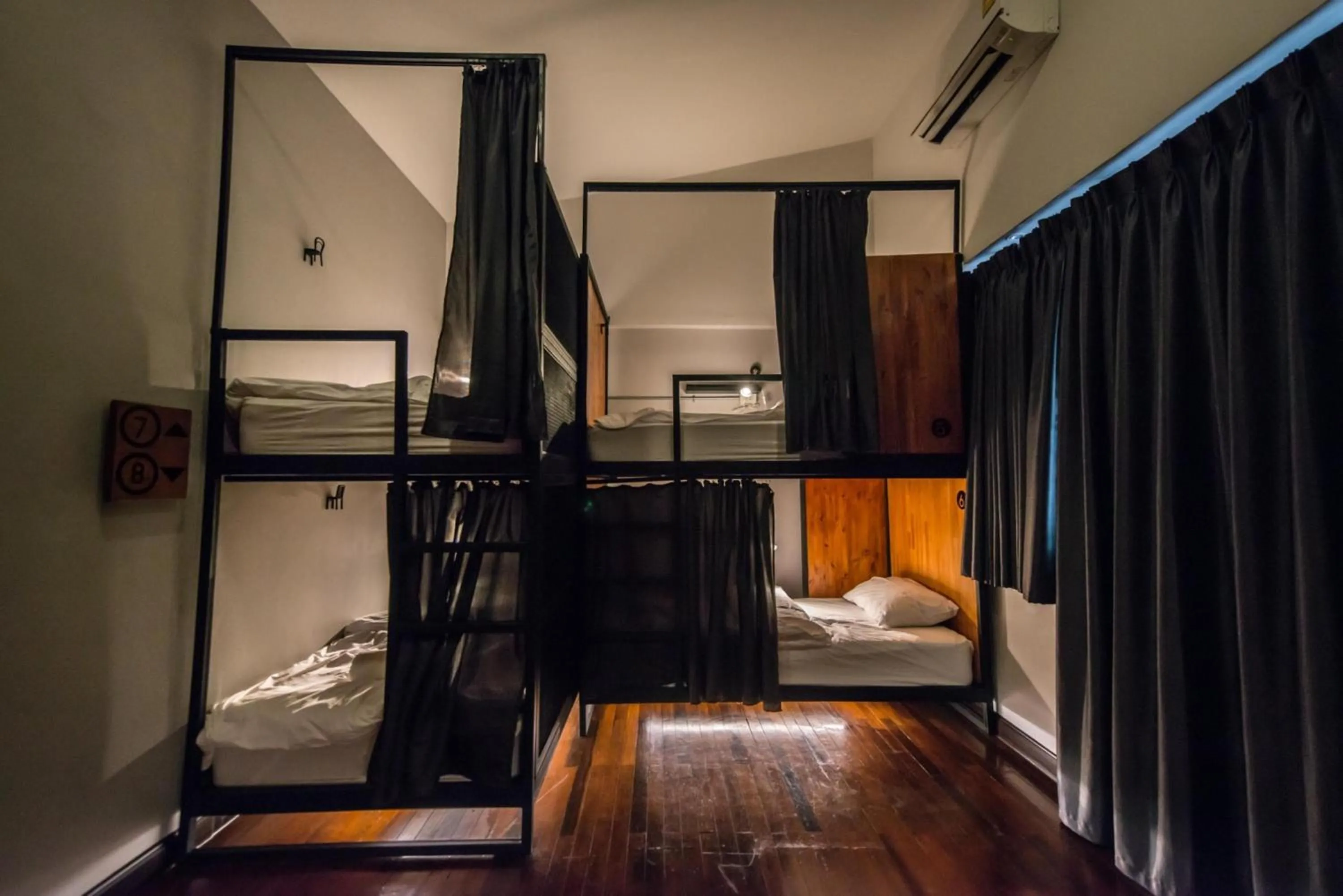 Bedroom, Bed in 4SHARE Hostel