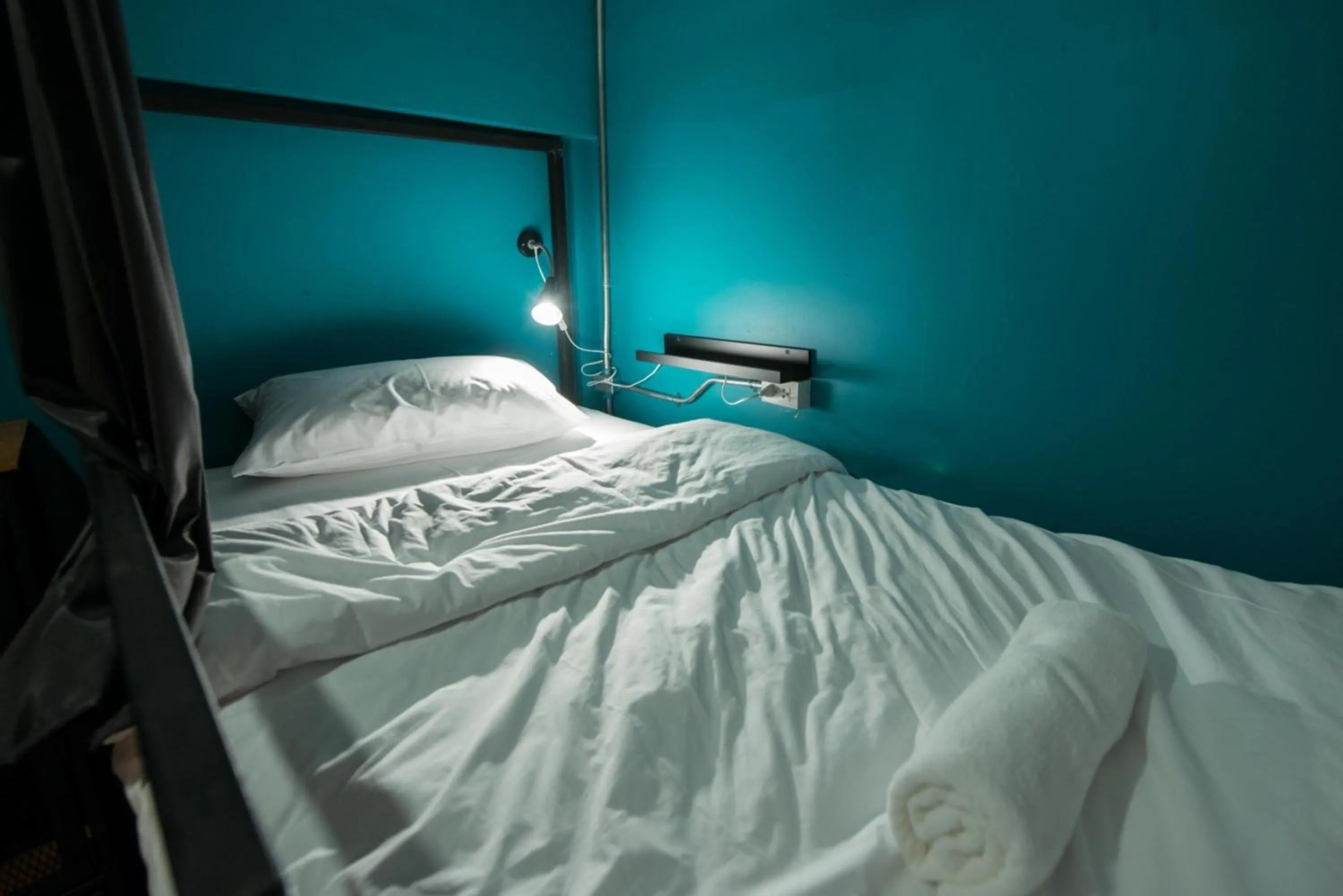 bunk bed, Bed in 4SHARE Hostel