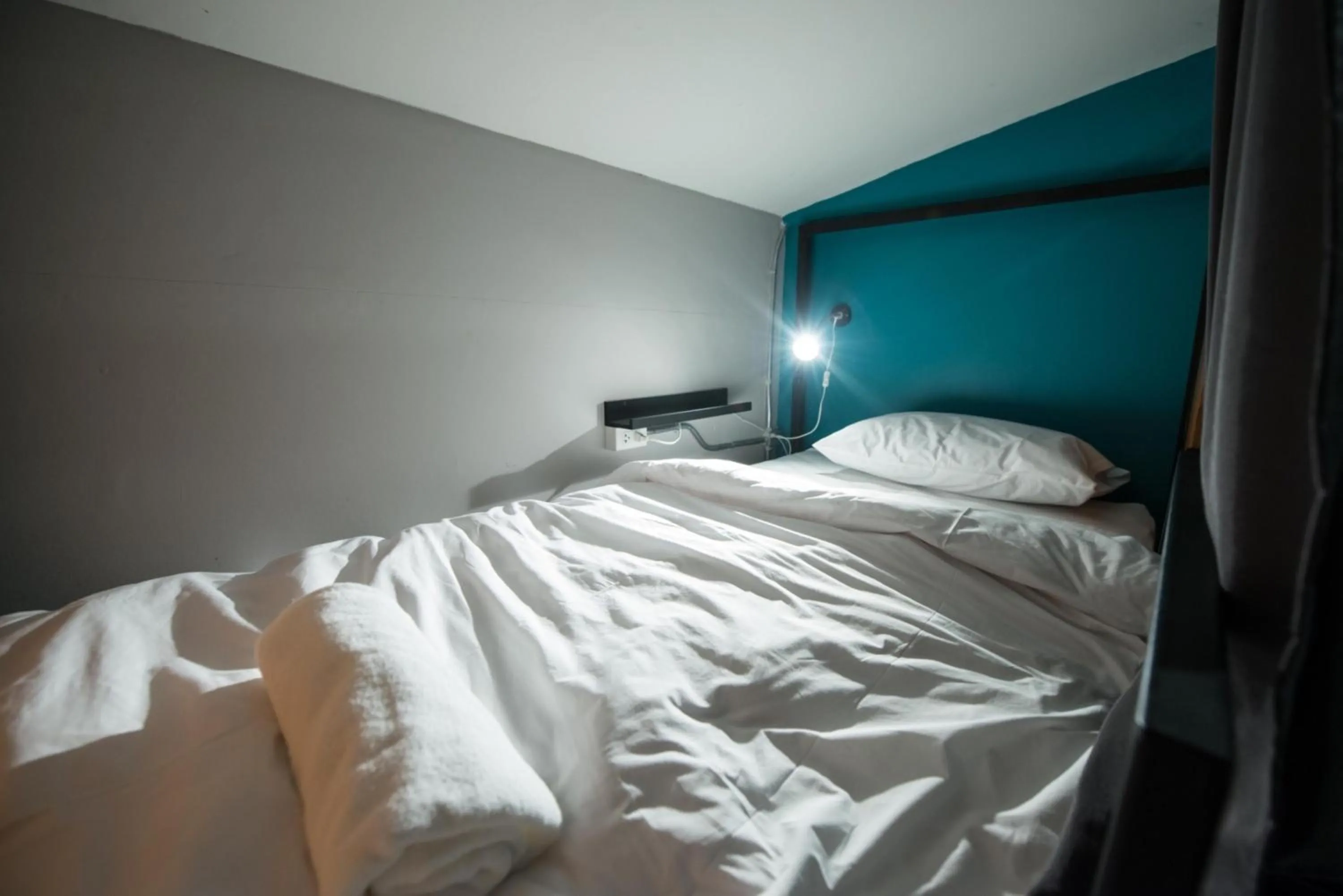 bunk bed, Bed in 4SHARE Hostel
