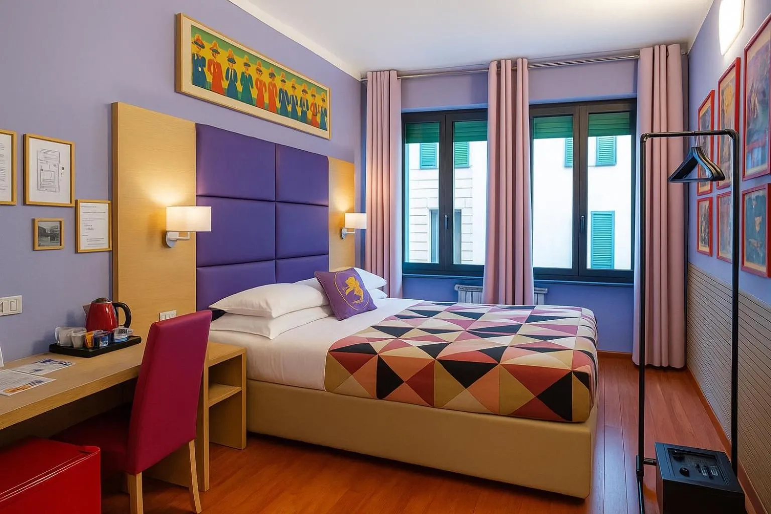 Photo of the whole room, Bed in BOBOTEL ROOMS City Center