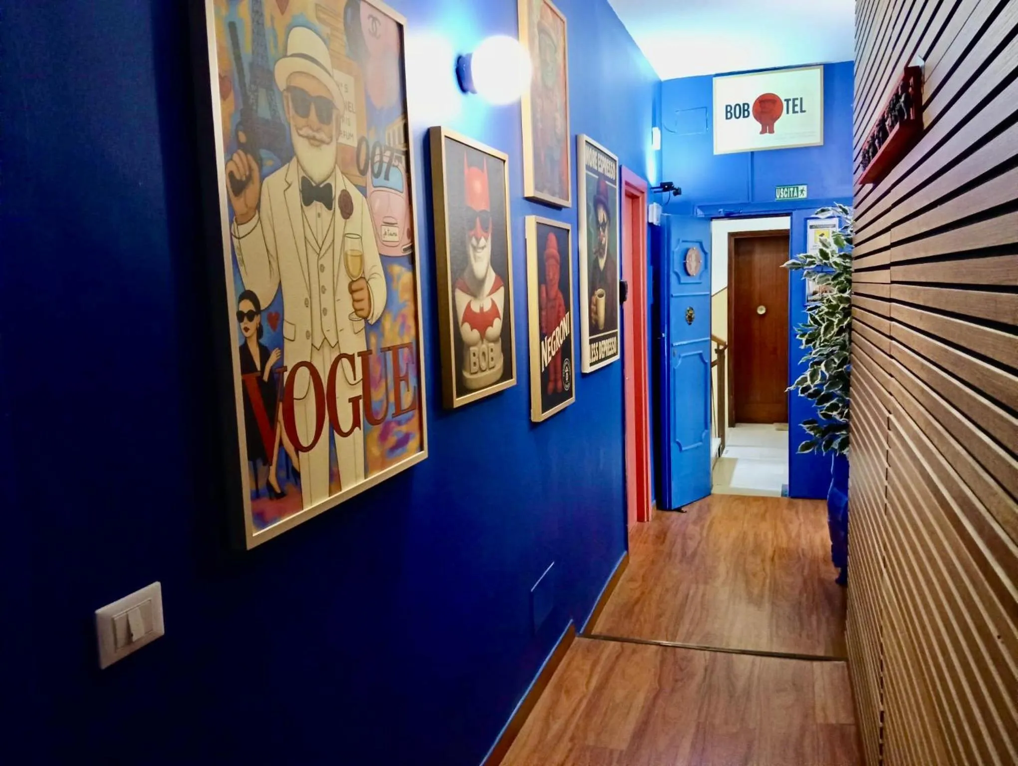 Lobby or reception in BOBOTEL ROOMS City Center