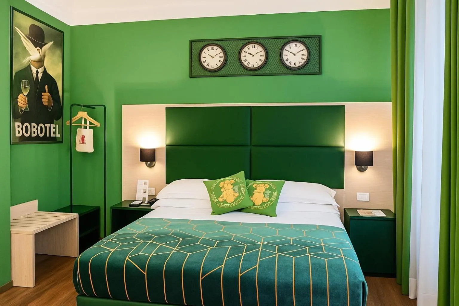 Photo of the whole room, Bed in BOBOTEL ROOMS City Center