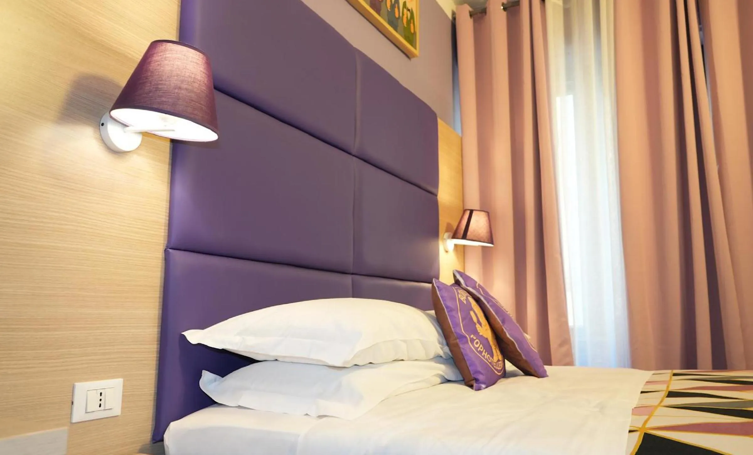 Bed in BOBOTEL City Center