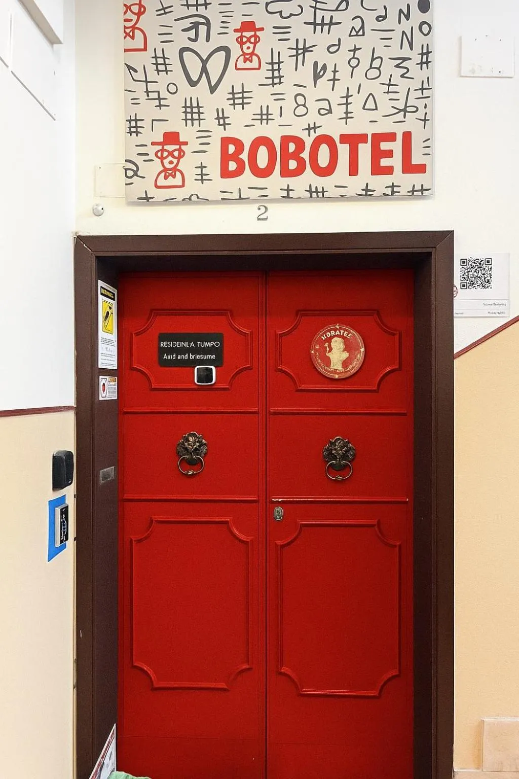 Lobby or reception in BOBOTEL ROOMS City Center