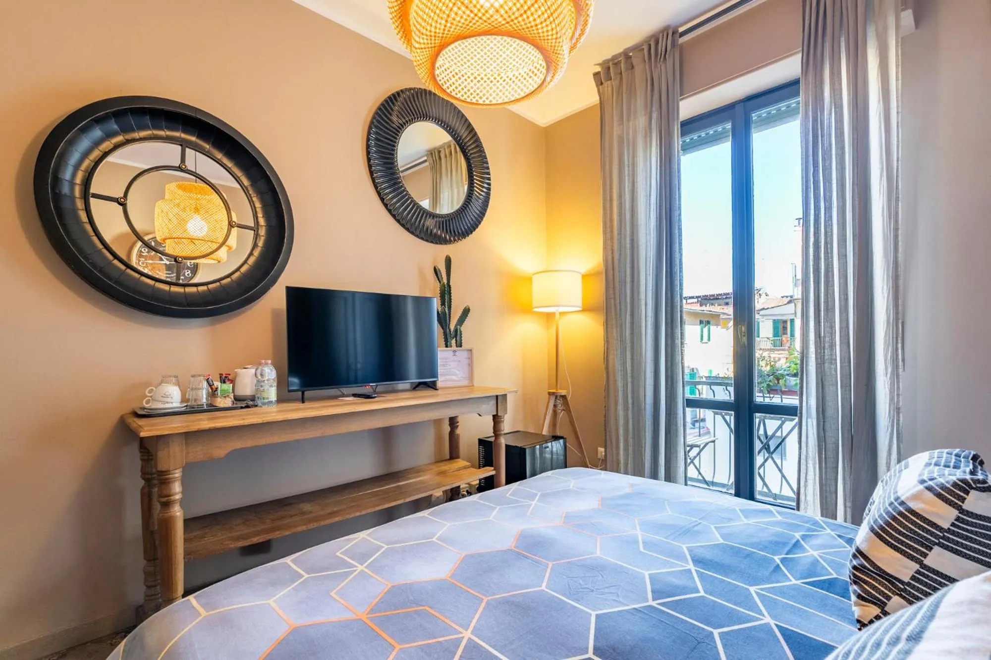 Bedroom, Bed in BOBOTEL ROOMS City Center