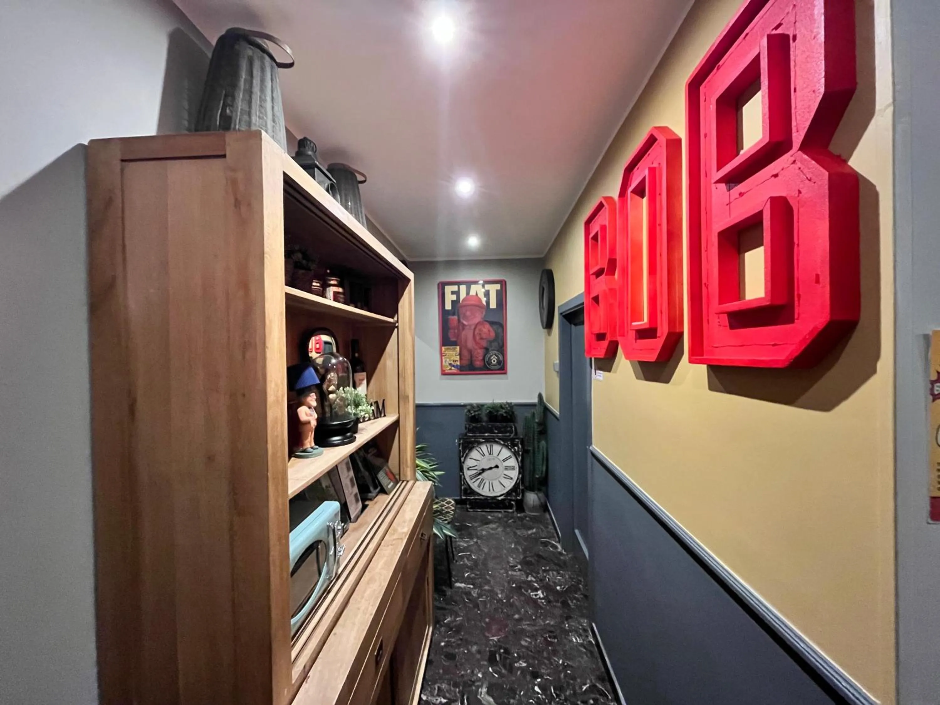 oven in BOBOTEL ROOMS City Center