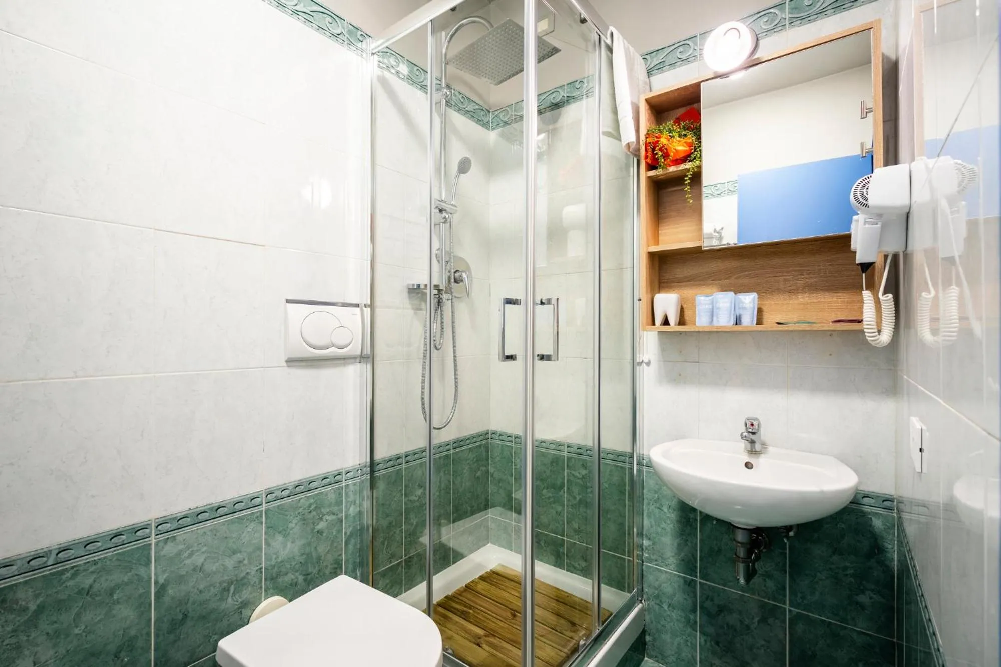 Shower in BOBOTEL ROOMS City Center