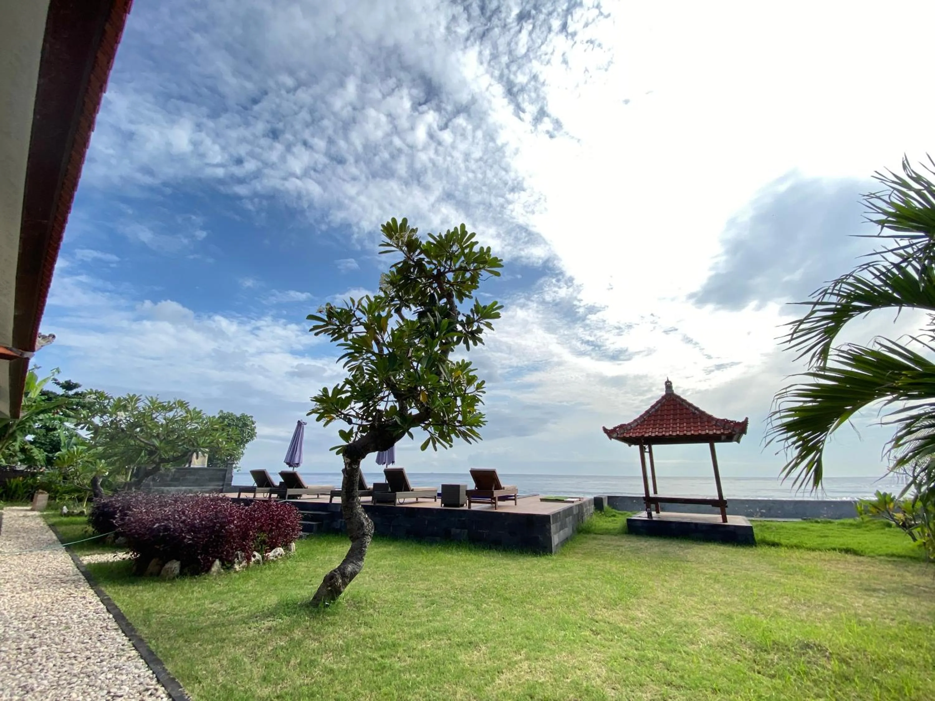 Day in Cave Beach Bungalow