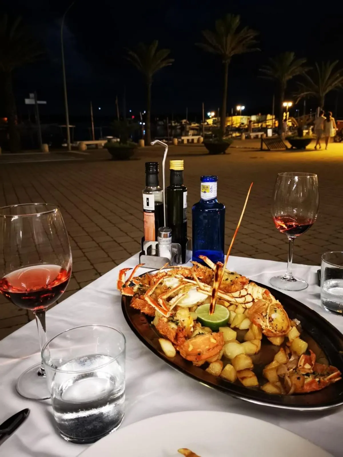 Food and drinks in Hostal S'Algaret