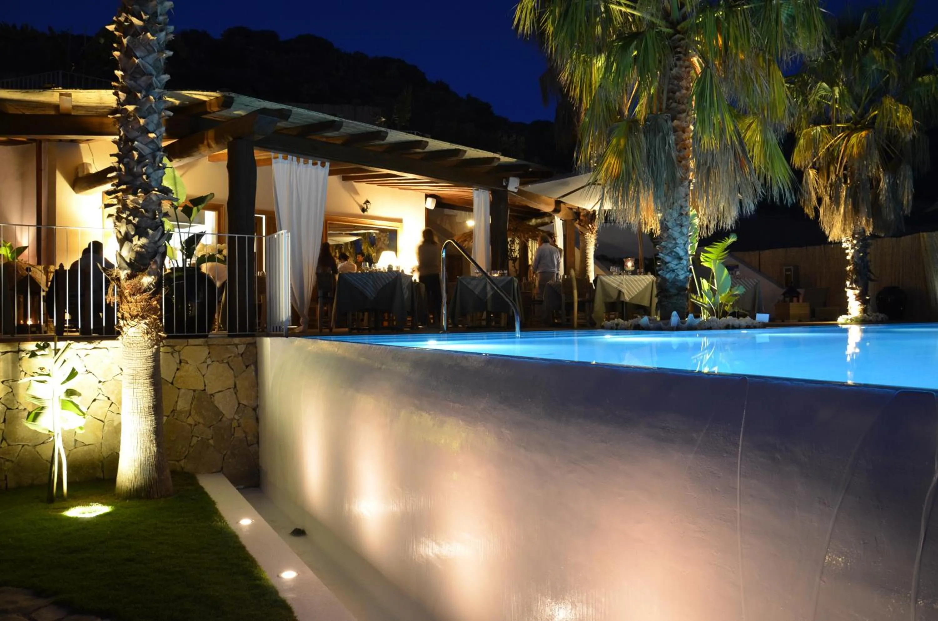 Swimming pool in Boutique Hotel Su Sergenti