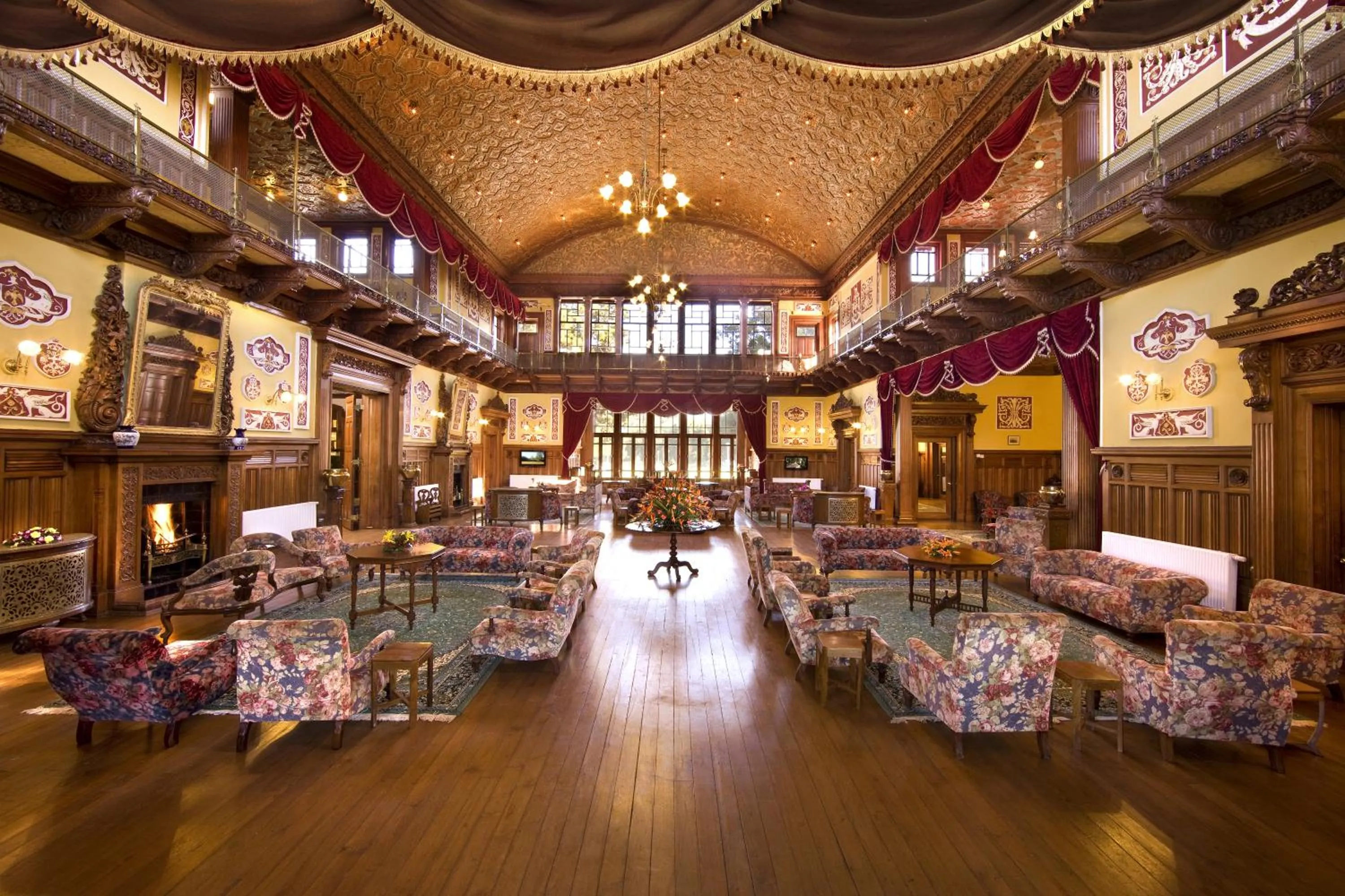 Lobby or reception in WelcomHeritage Fernhills Royal Palace