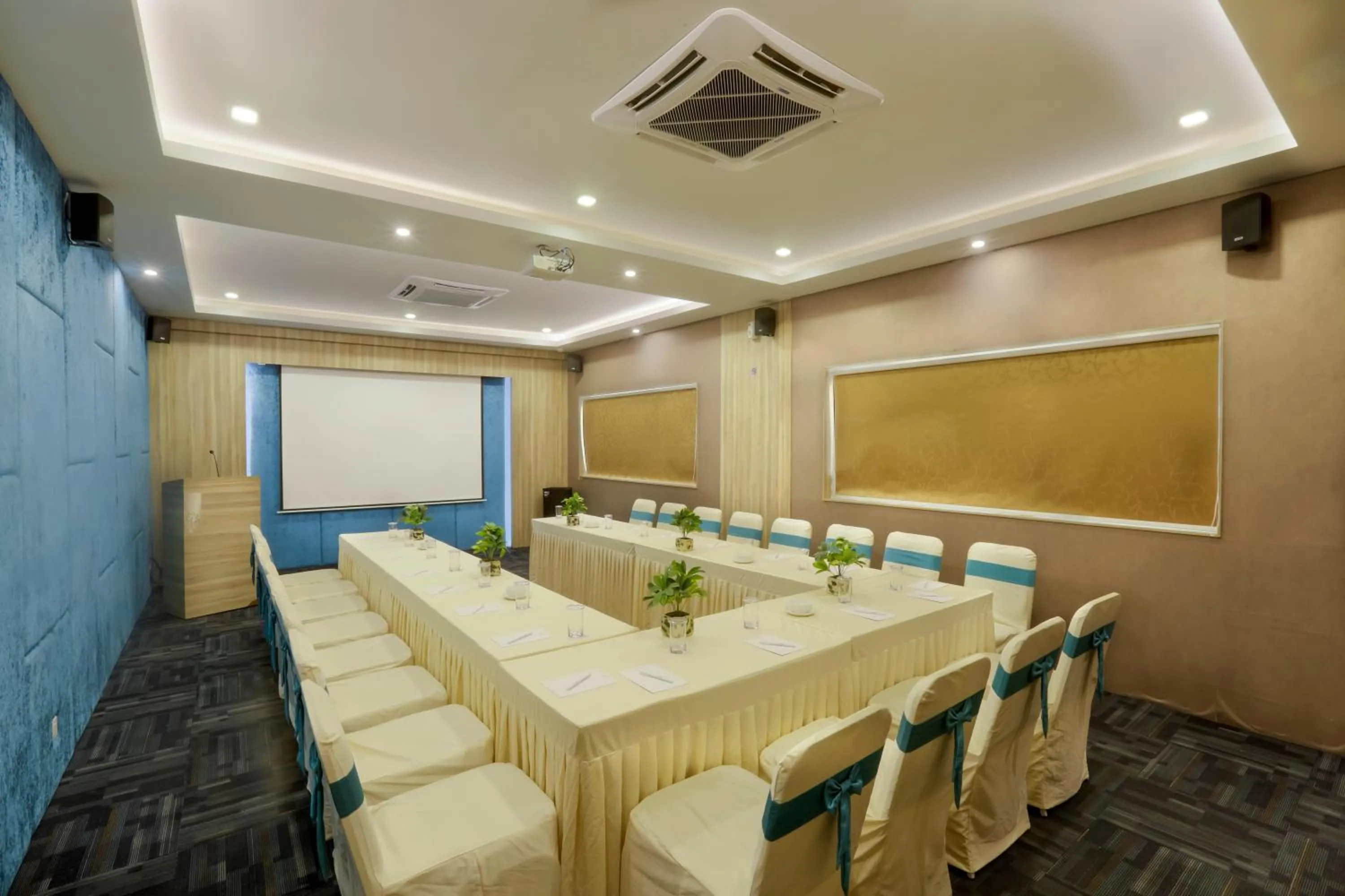 Business facilities in Floressa Randa Business Hotel
