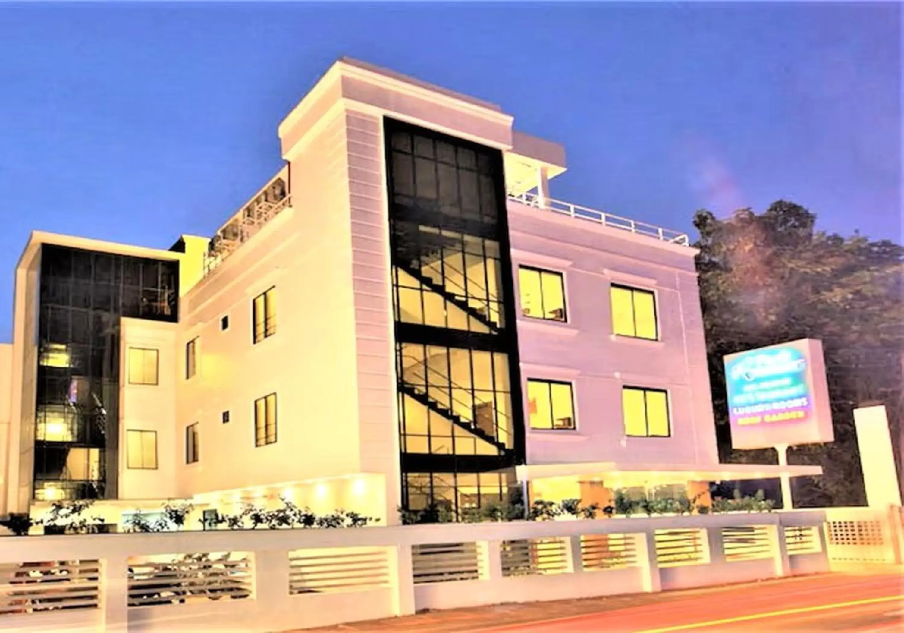 Property building in Hotel Park Residency Kozhencherry Property building in Hotel Park Residency Kozhencherry