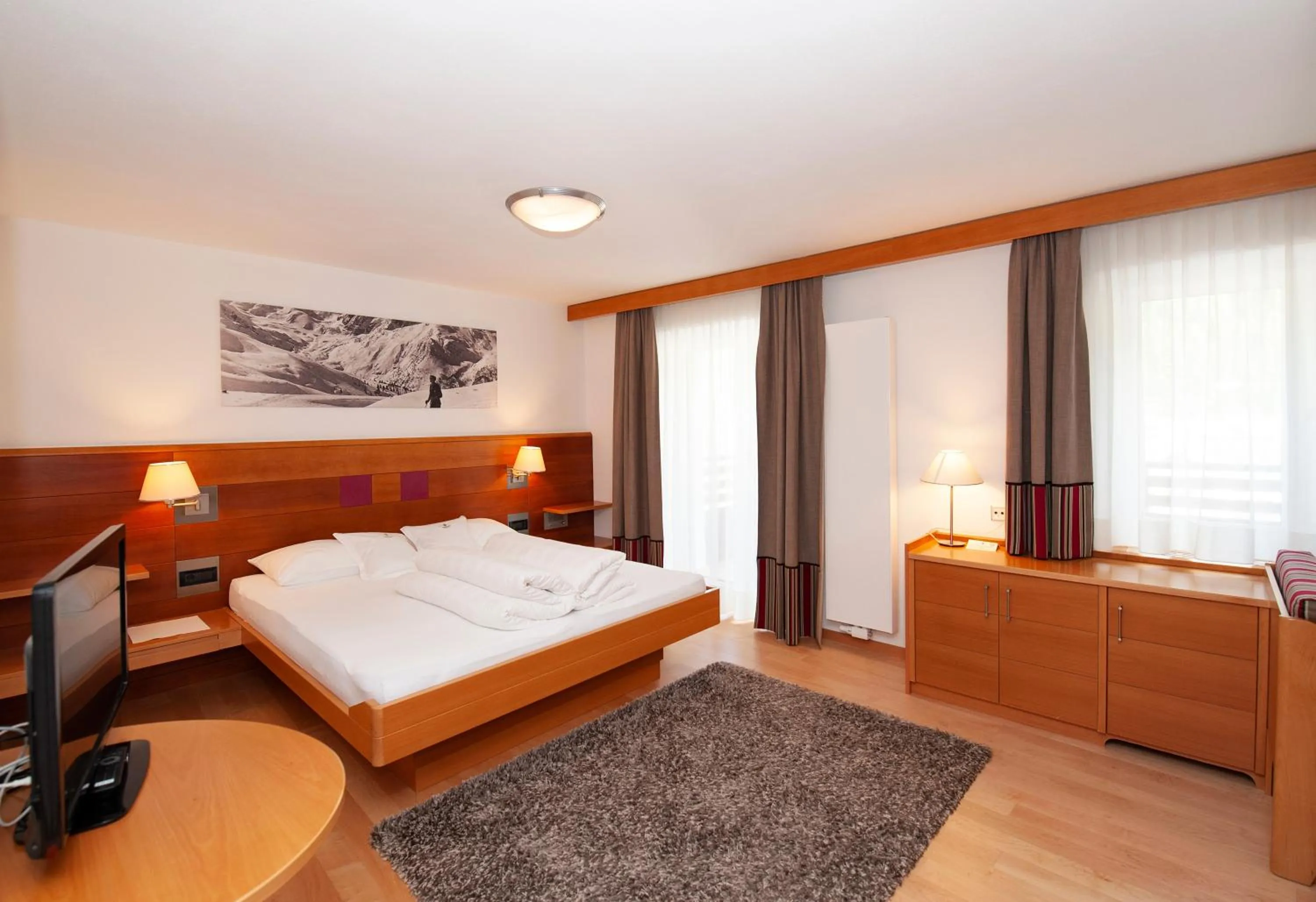 Photo of the whole room, Bed in Hotel Eller