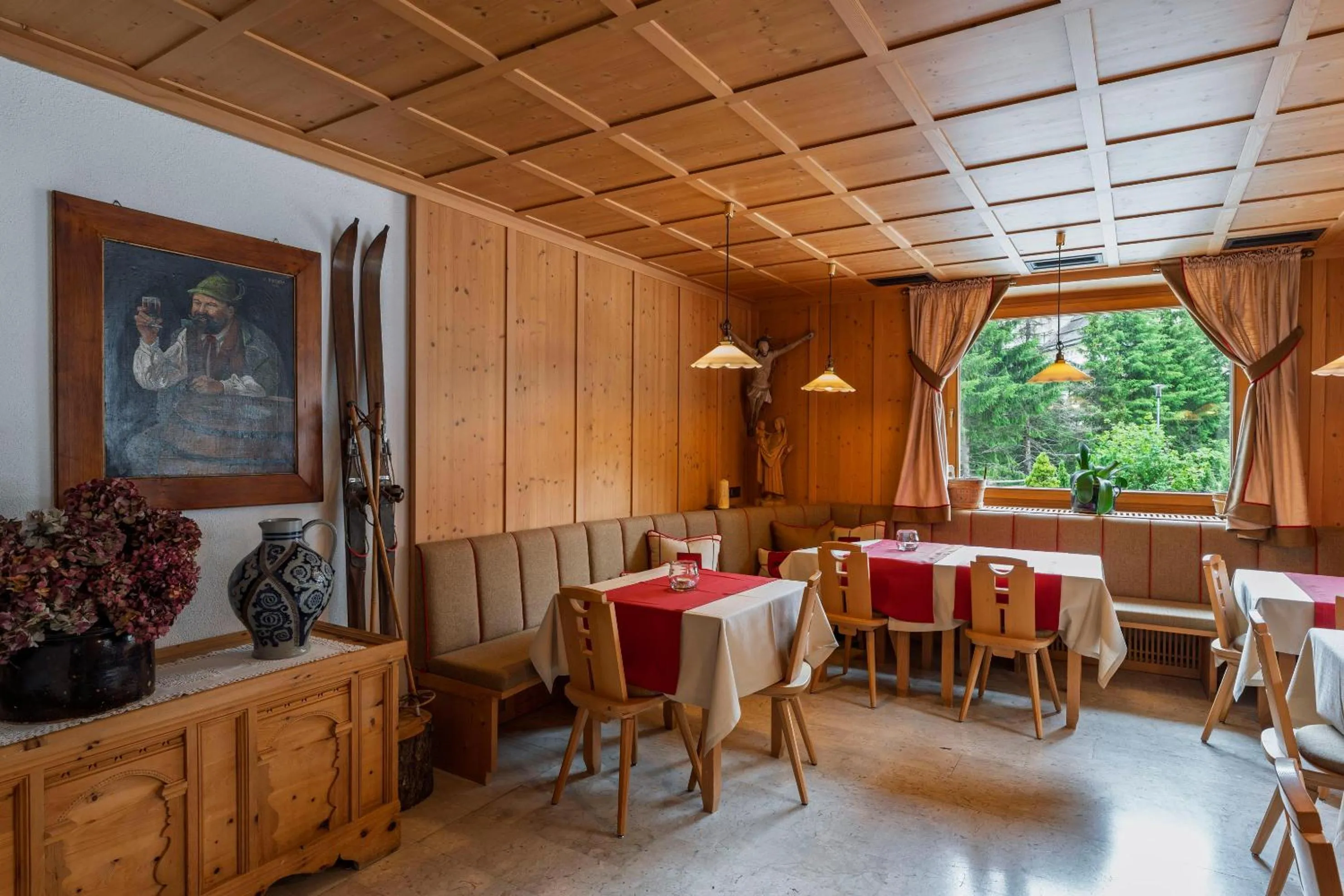 Communal lounge/ TV room in Hotel Eller